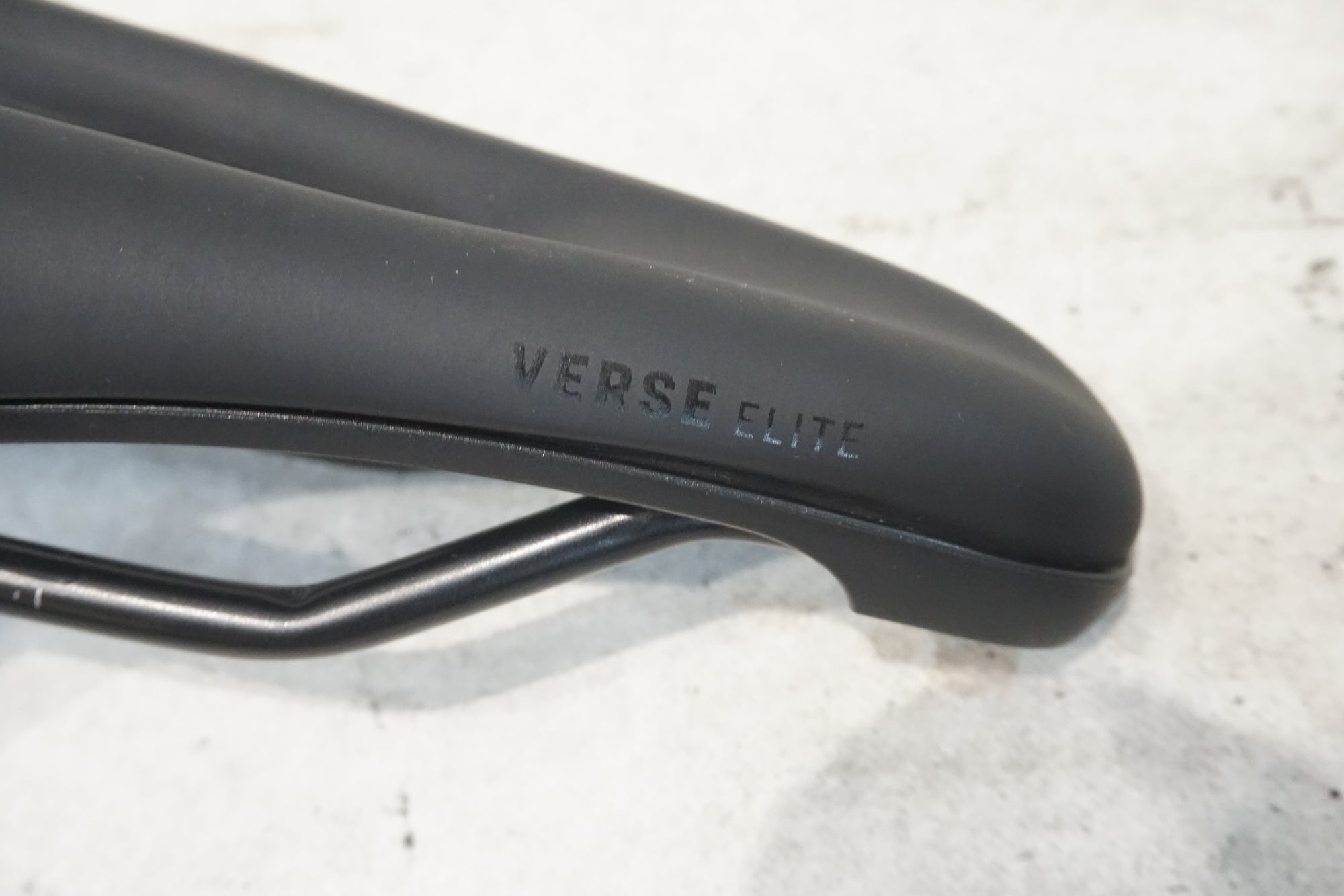 BONTRAGER 「ボントレガー」 VERSE ELITE ステンレスレール サドル / 横浜戸塚店
