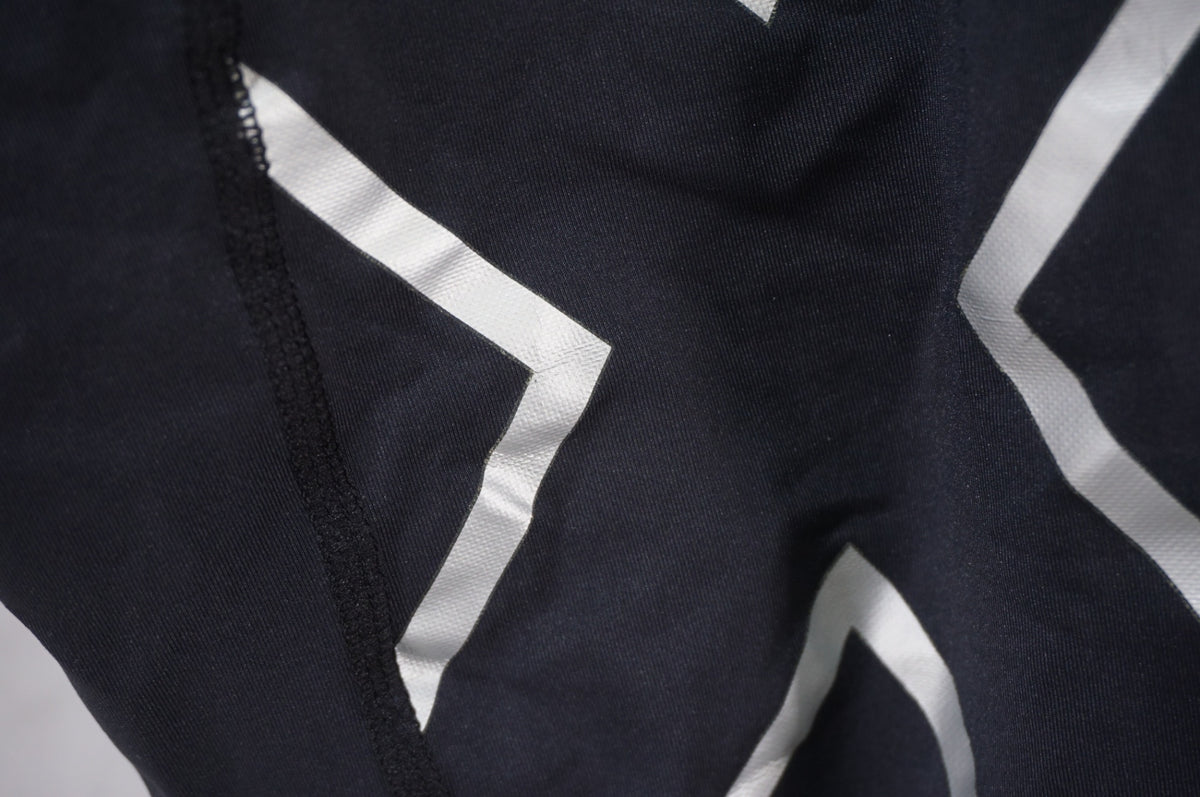 2XU 「ツータイムズユー」 Mサイズ ビブタイツ / AKIBA店