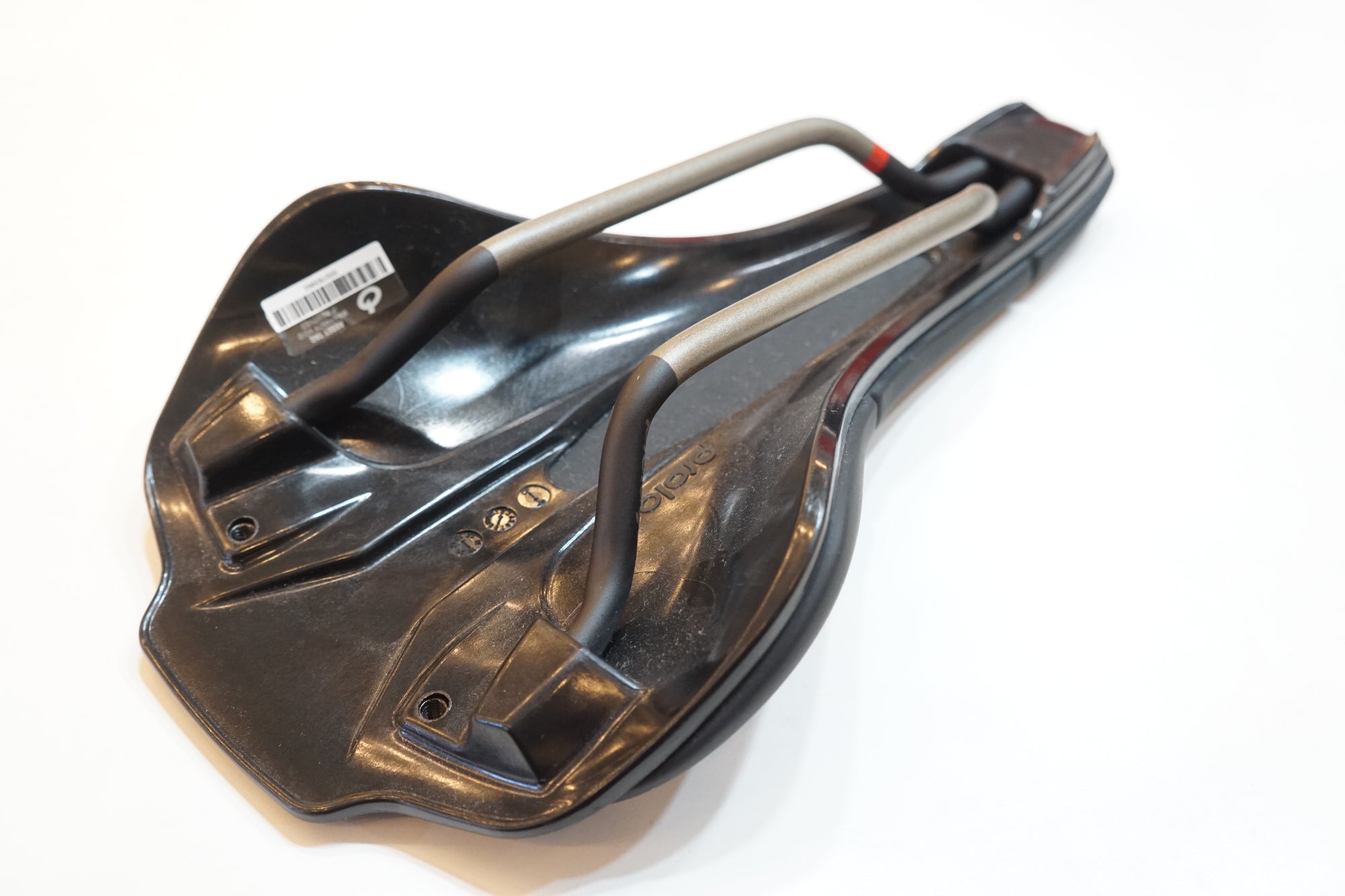 PROLOGO 「プロロゴ」 SCRATCH M5 TIROX サドル / バイチャリ浦和ベース