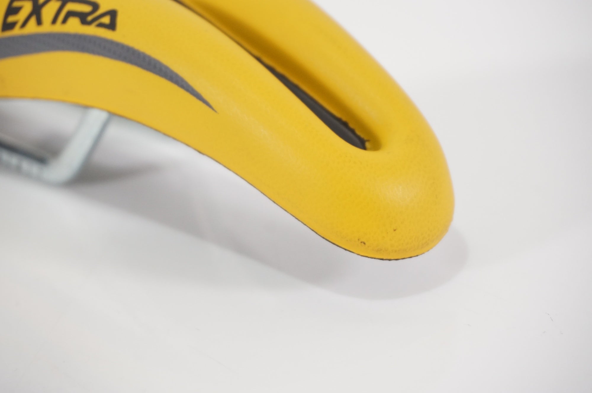 SELLE SMP 「セラエスエムピー」 EXTRA サドル / AKIBA店