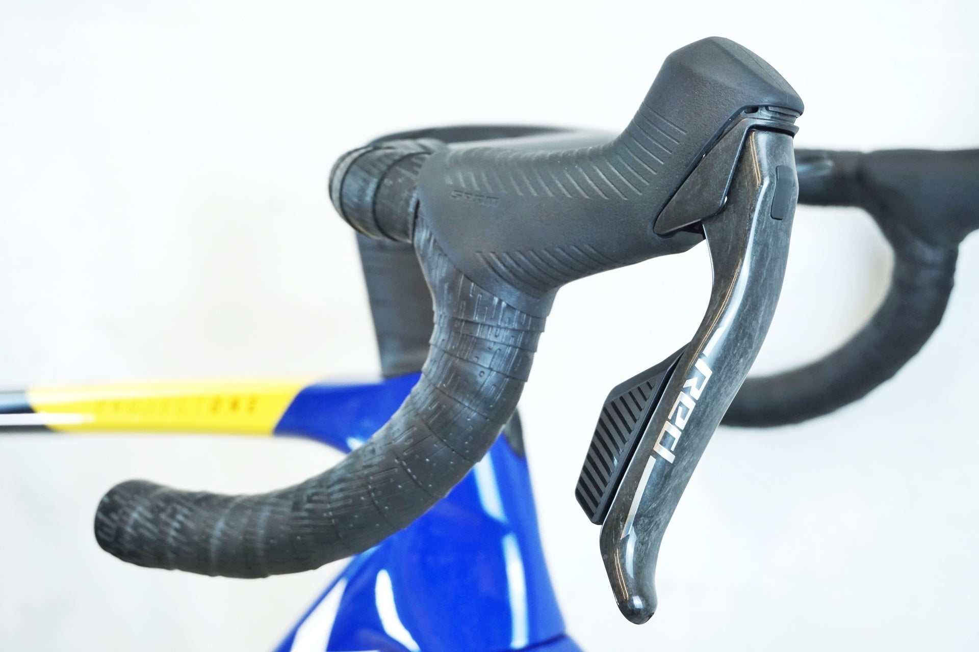 TREK 「トレック」 MADONE SLR9 AXS GEN8 2025年モデル ロードバイク / 有明ガーデン店