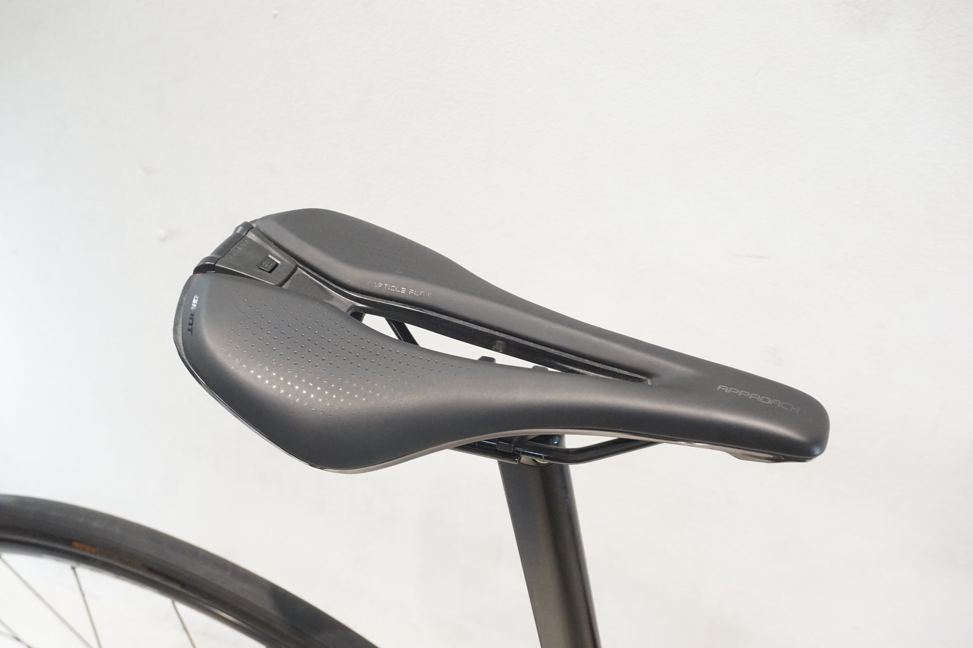 GIANT 「ジャイアント」 TCR ADVANCED 2 DISC KOM 2023年モデル ロードバイク / 横浜戸塚店