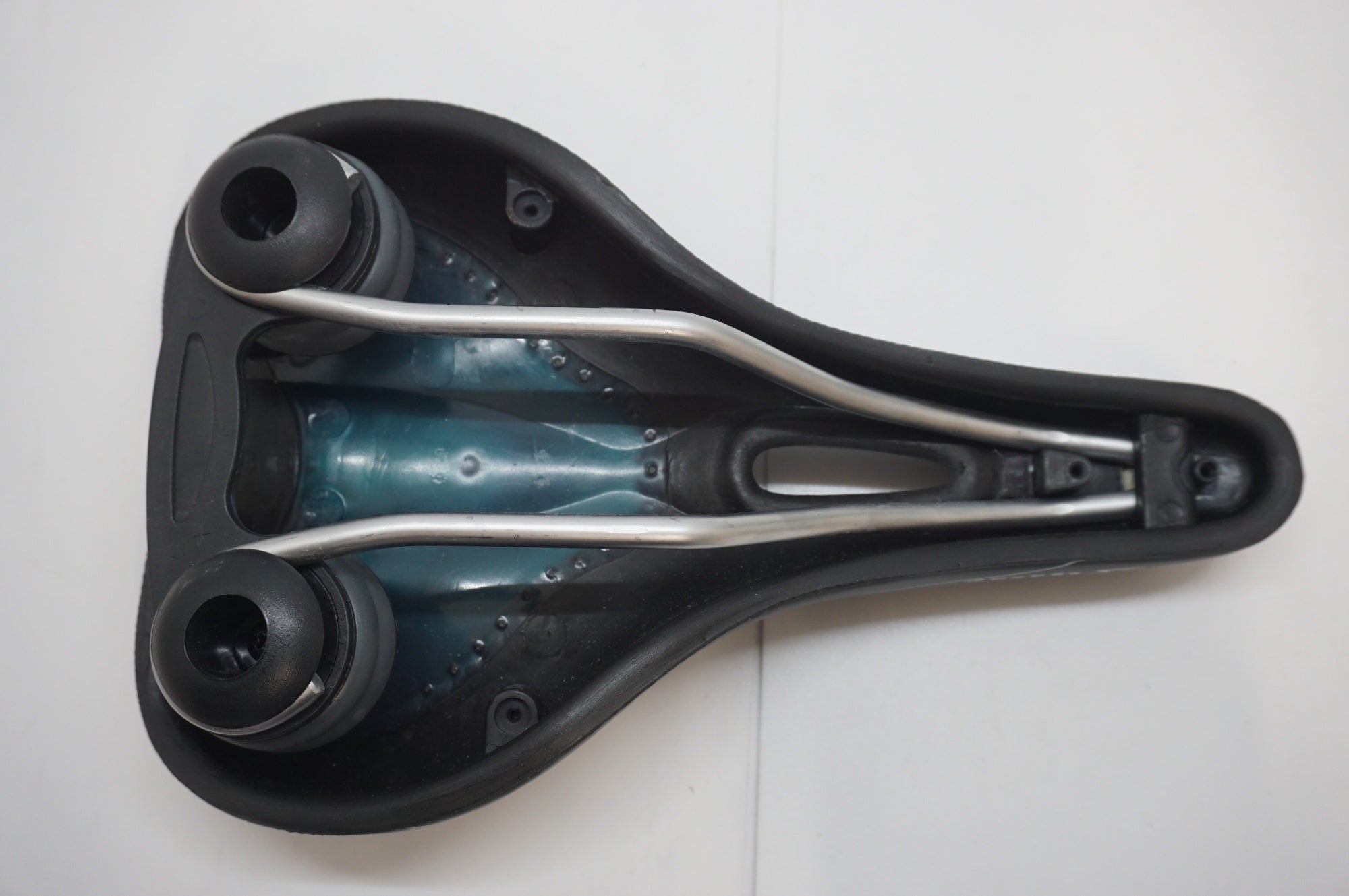 SERFAS 「サーファス」 HSS サドル / 福岡店