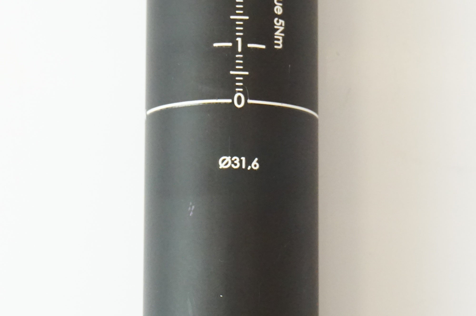 3T 「スリーティー」 STYLUS 0 LTD φ31.6 350mm シートポスト / 浜松店