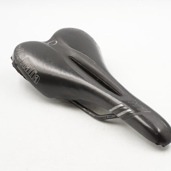 SELLE ITALIA 「セライタリア」 X1 サドル / 奈良店 ｜ バイチャリ公式