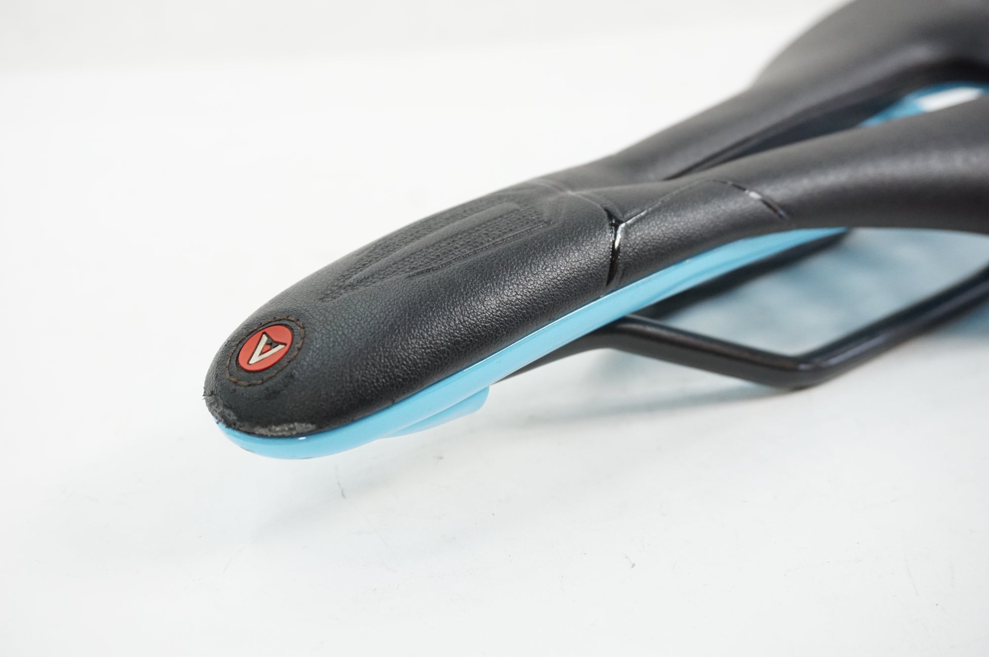 ASTUTE 「アスチュート」 SKYLINE VT サドル / 川越店 ｜ バイチャリ