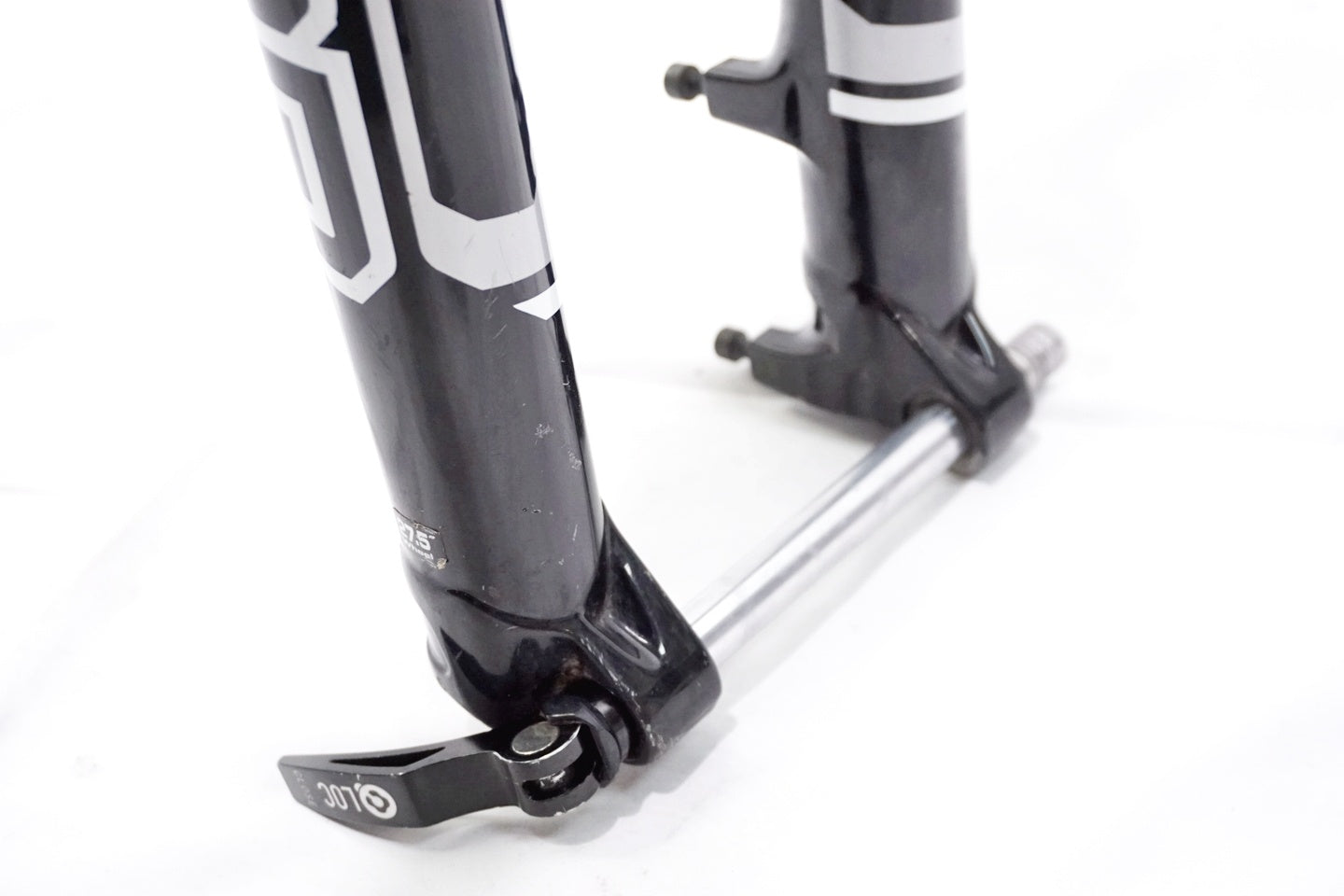 SR SUN TOUR AURON サスペンションフォーク ブースト規格に対応するエンデューロレース用サスフォーク SR
