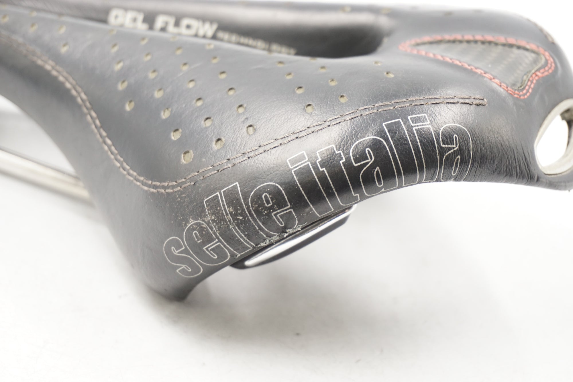 SELLE ITALIA 「セライタリア」 MAX GEL FLOW サドル / 奈良店