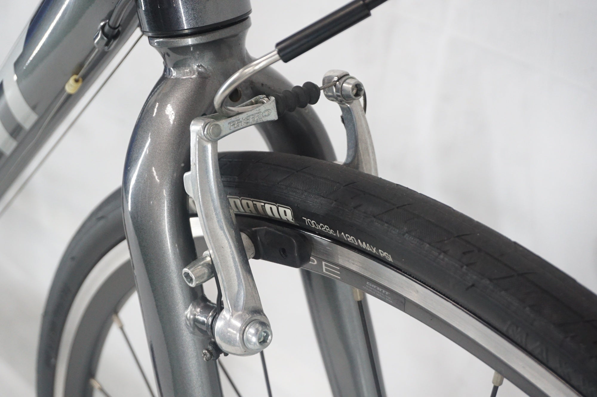 GIANT 「ジャイアント」 ESCAPE R3 2020年モデル クロスバイク / 阪急