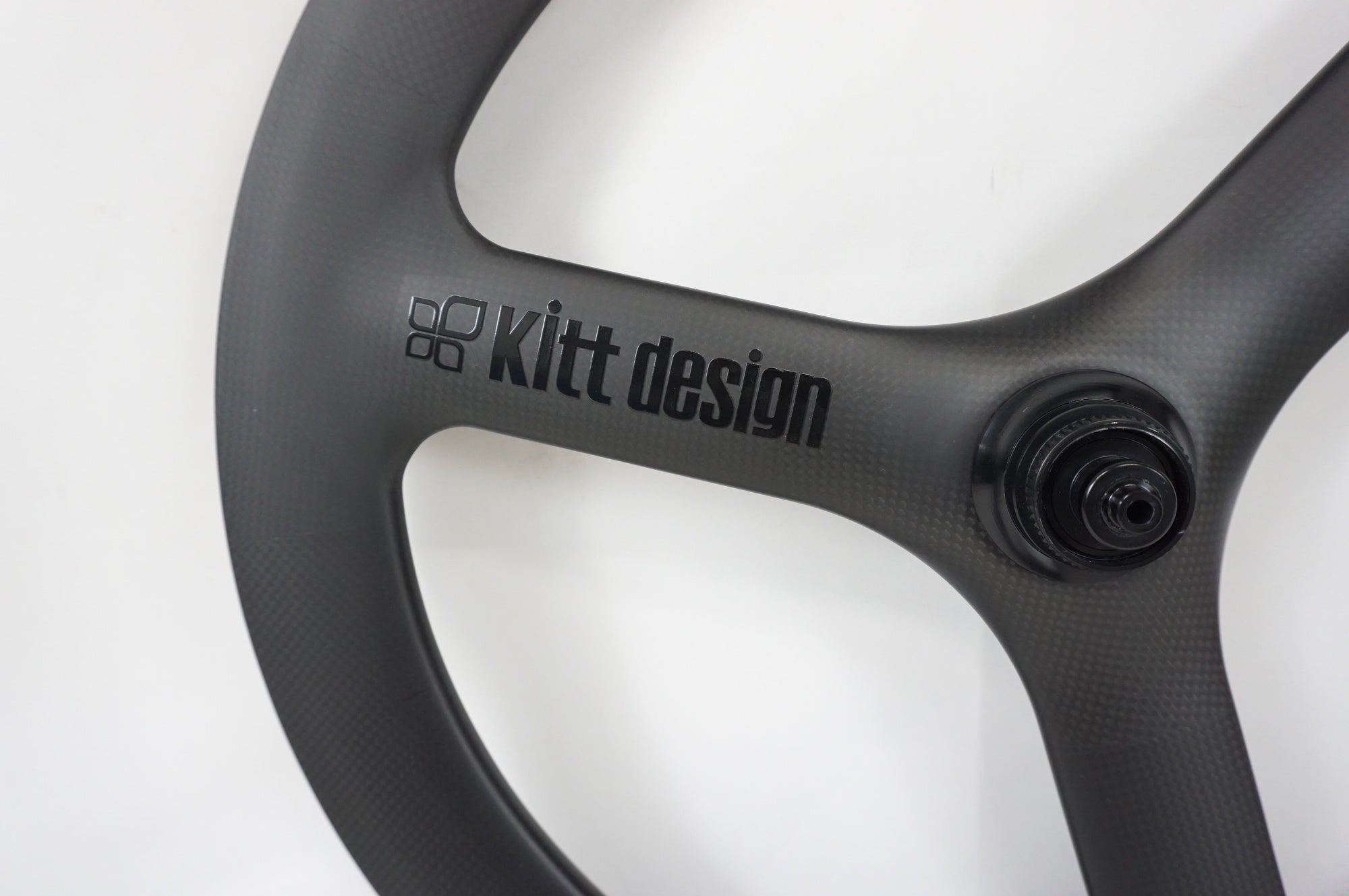 KITT DESIGN 「キットデザイン」 CARBON WHEEL バトンホール / 大宮店