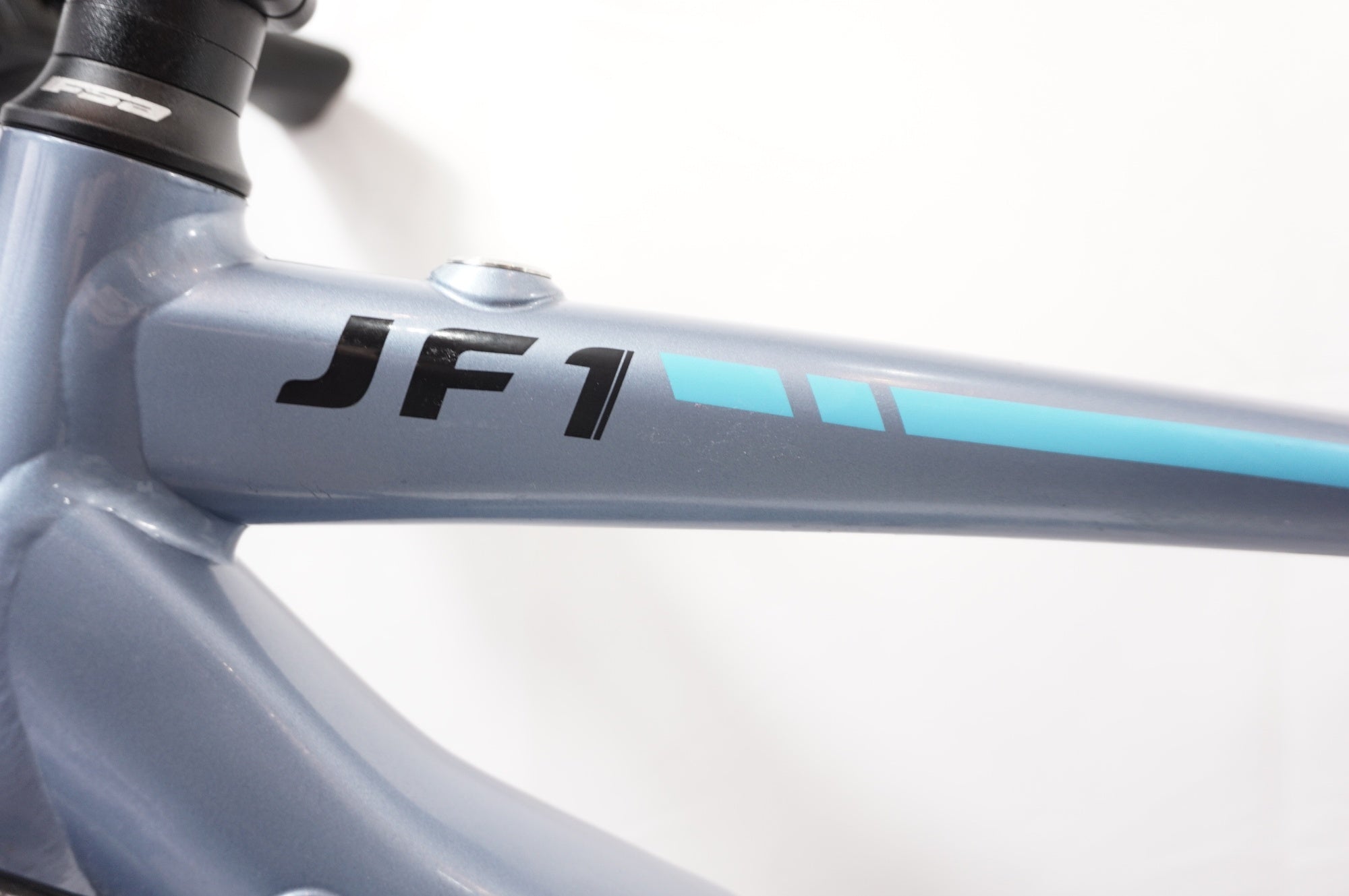 BESV 「ベスビー」 JF1 2022年モデル 電動アシスト自転車 / 世田谷店