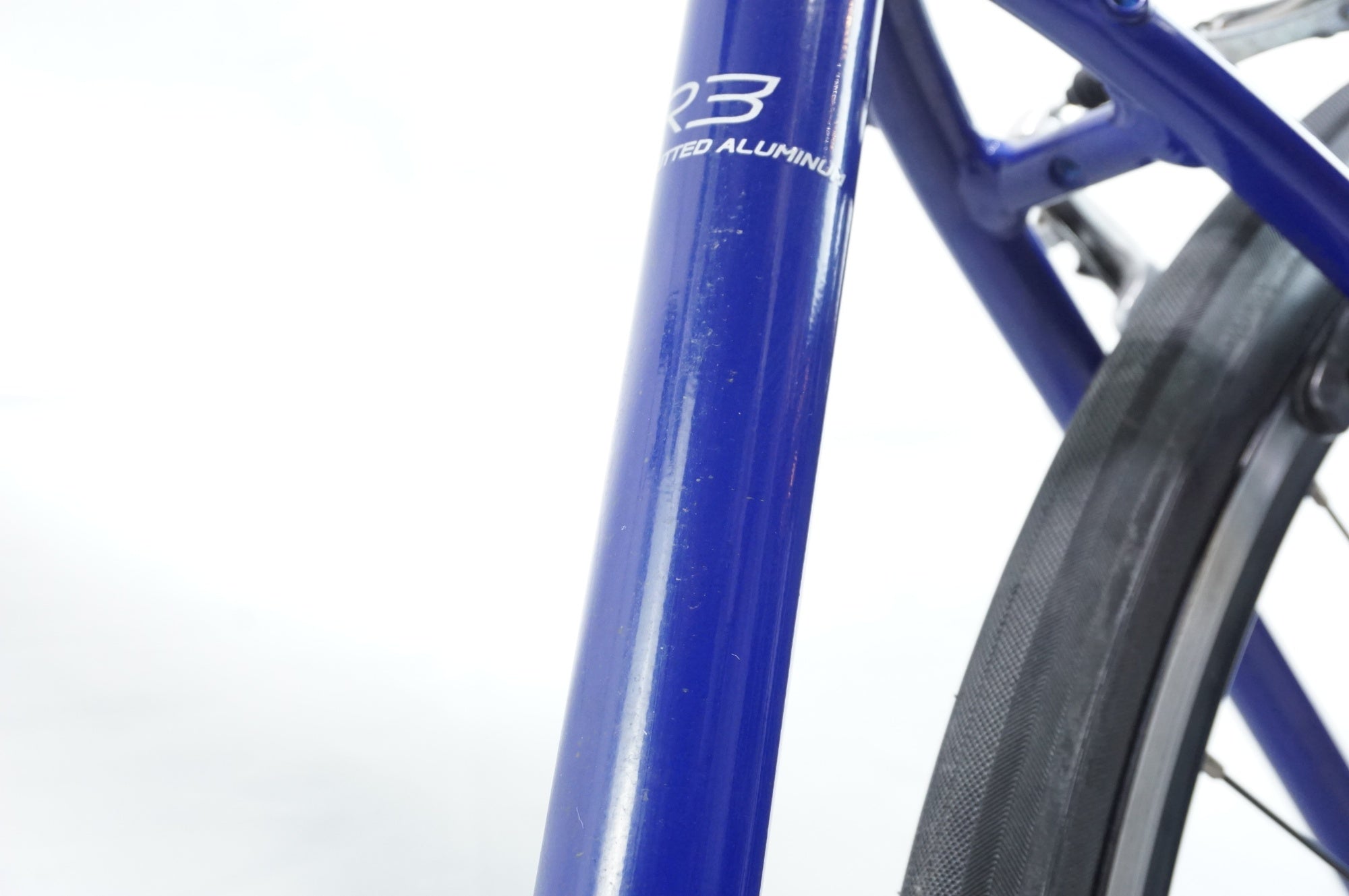 GIANT 「ジャイアント」 ESCAPE R3 2022年モデル クロスバイク / 中目黒店