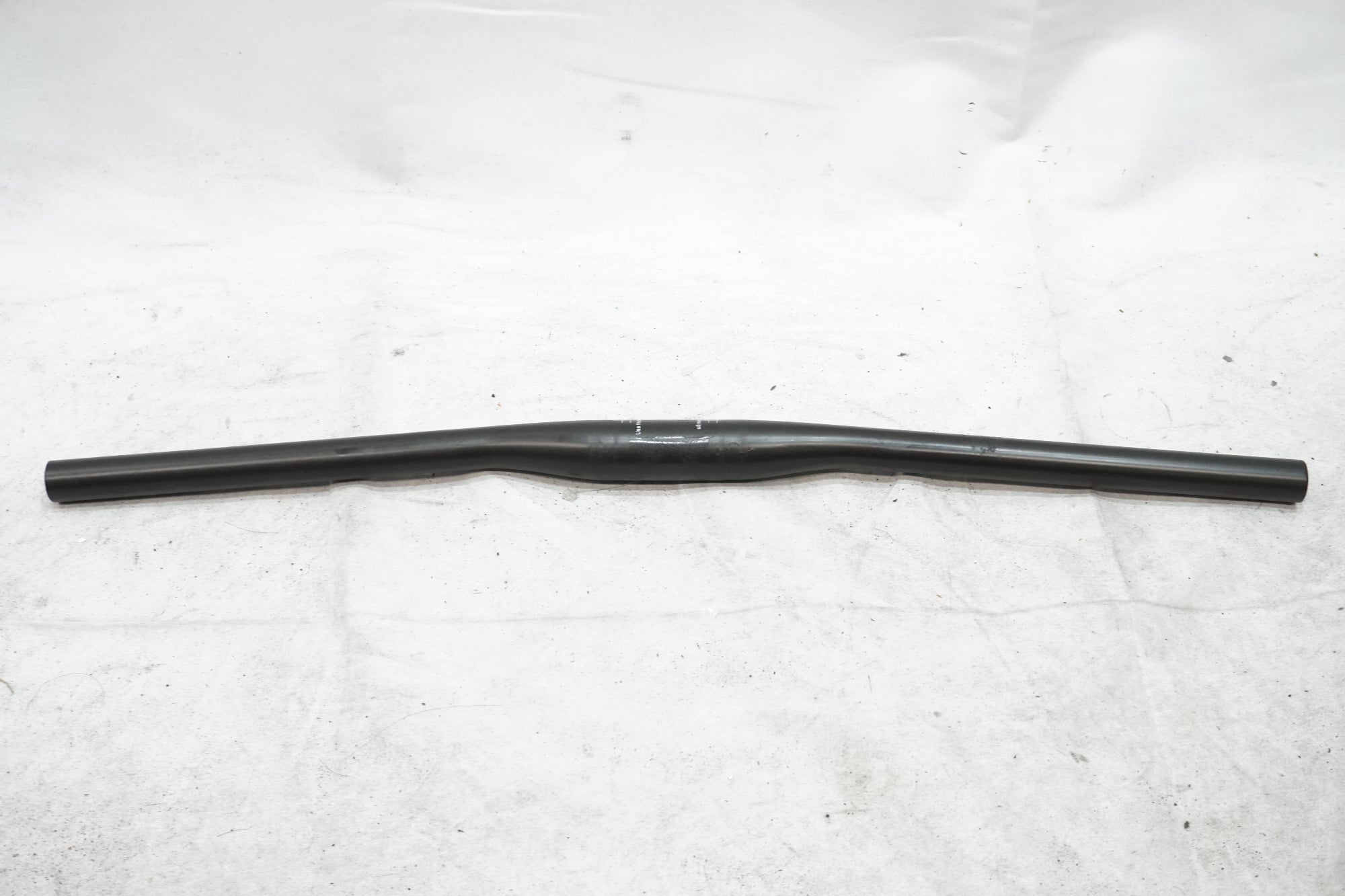 ジャンク 3T 「スリーティー」 カーボン φ31.8 640mm フラットバー