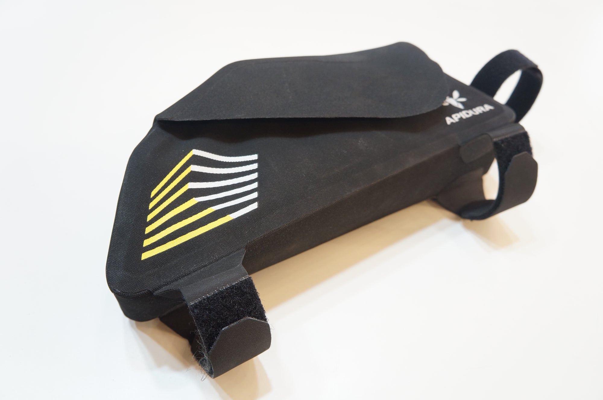 APIDURA 「アピデュラ」 RACING TOP TUBE PACK トップチューブバッグ / バイチャリ浦和ベース