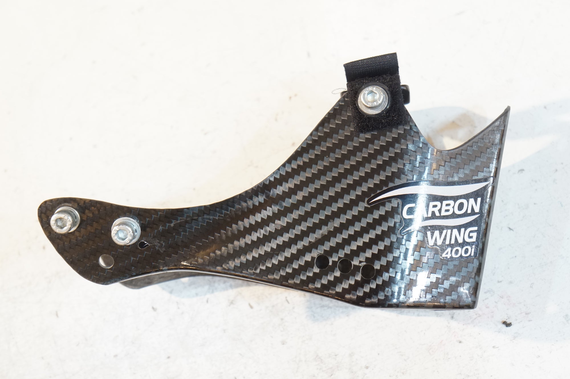 XLAB 「エックスラボ」 CARBON WING 400I ボトルケージ / バイチャリ浦和ベース