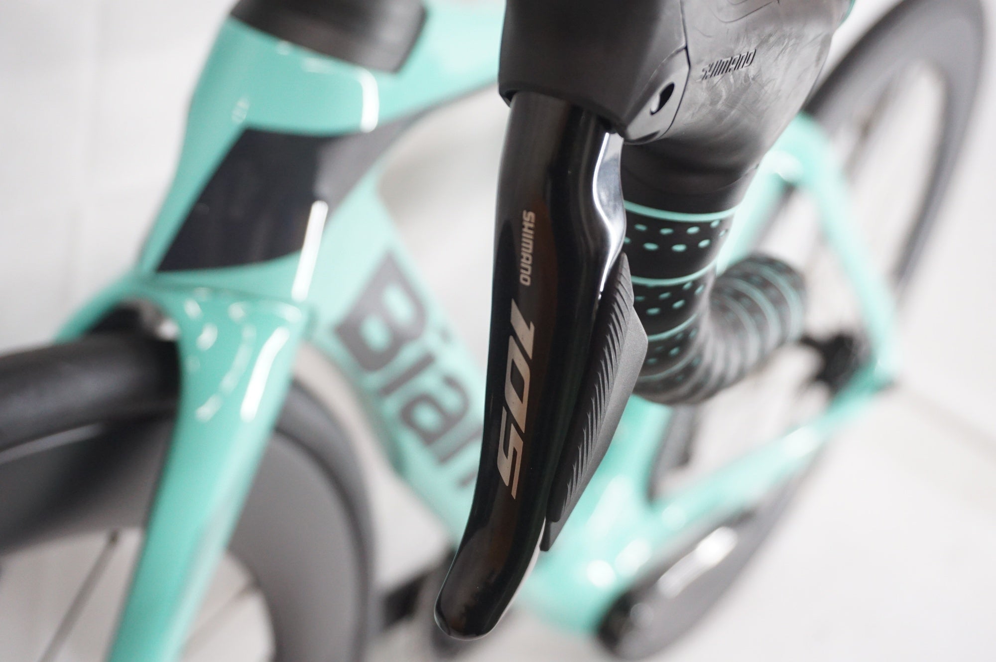 BIANCHI 「ビアンキ」 OLTRE COMP 105 Di2 2024年モデル ロードバイク / 阪急塚口店