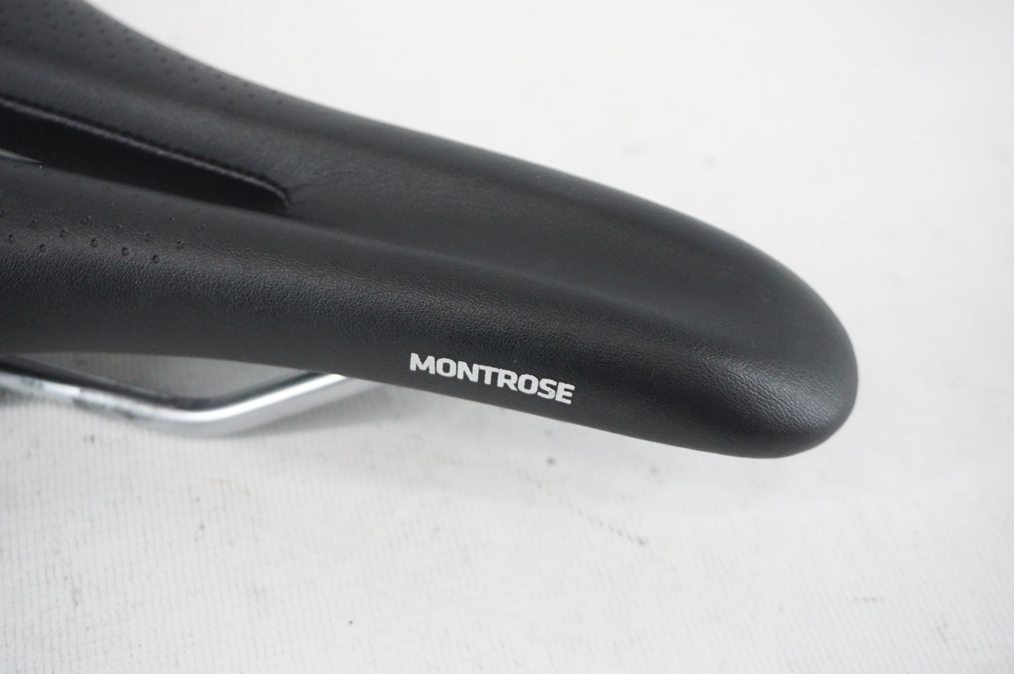 BONTRAGER 「ボントレガー」 MONTROSE サドル / 阪急塚口店
