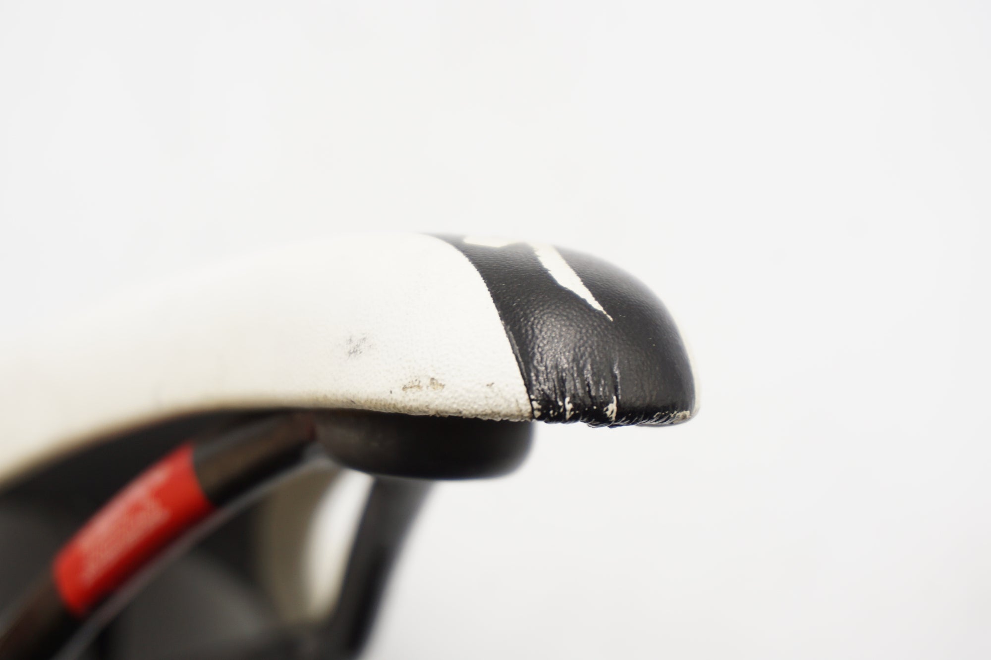 SPECIALIZED 「スペシャライズド」 CHICANE サドル / 奈良店