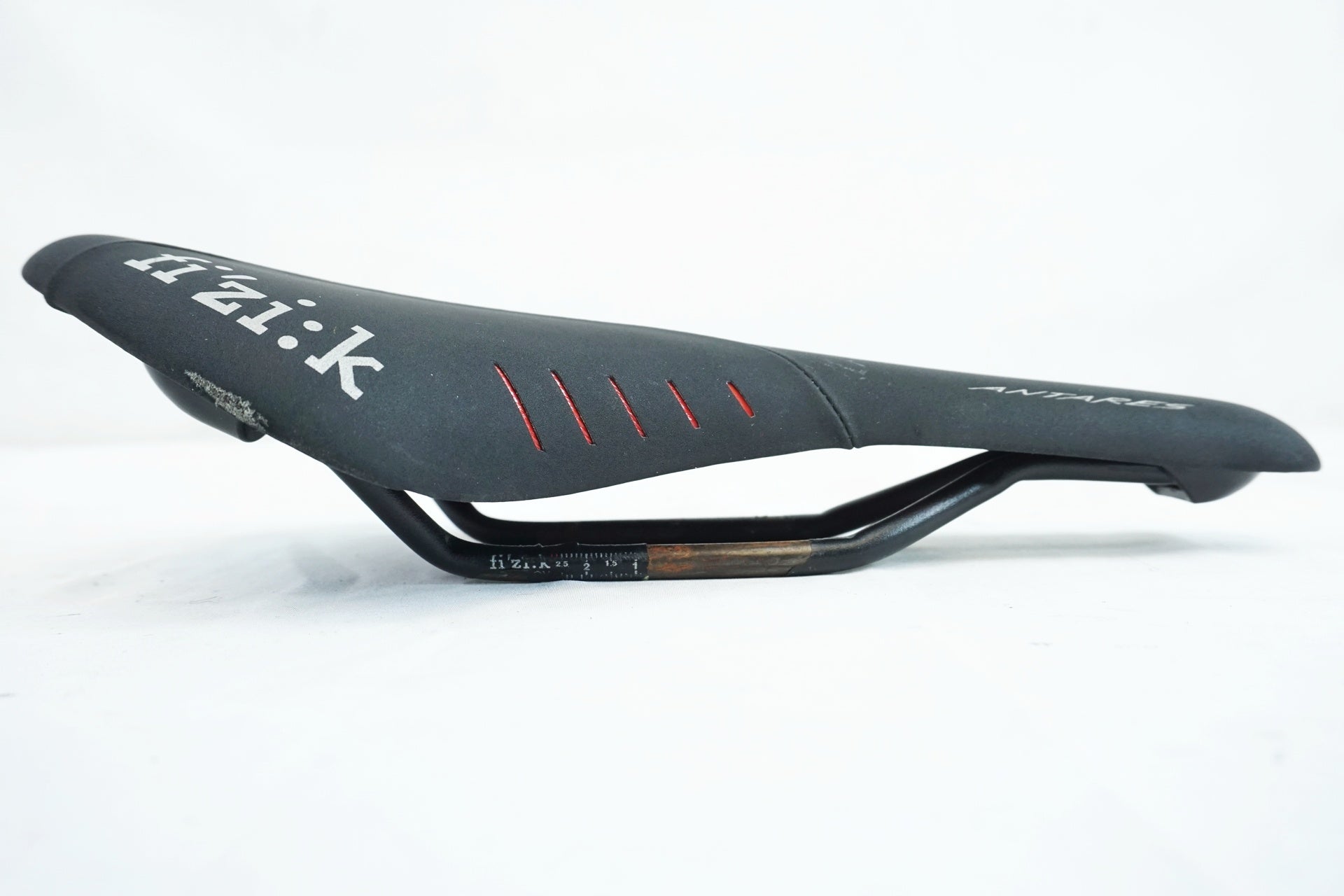 FIZIK 「フィジーク」 ANTARES R7 サドル / 有明ガーデン店