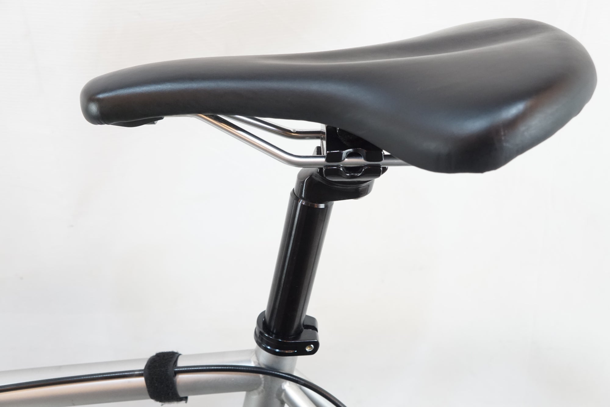 FUJI 「フジ」 FEATHER 2023年モデル ピストバイク / バイチャリ浦和ベース