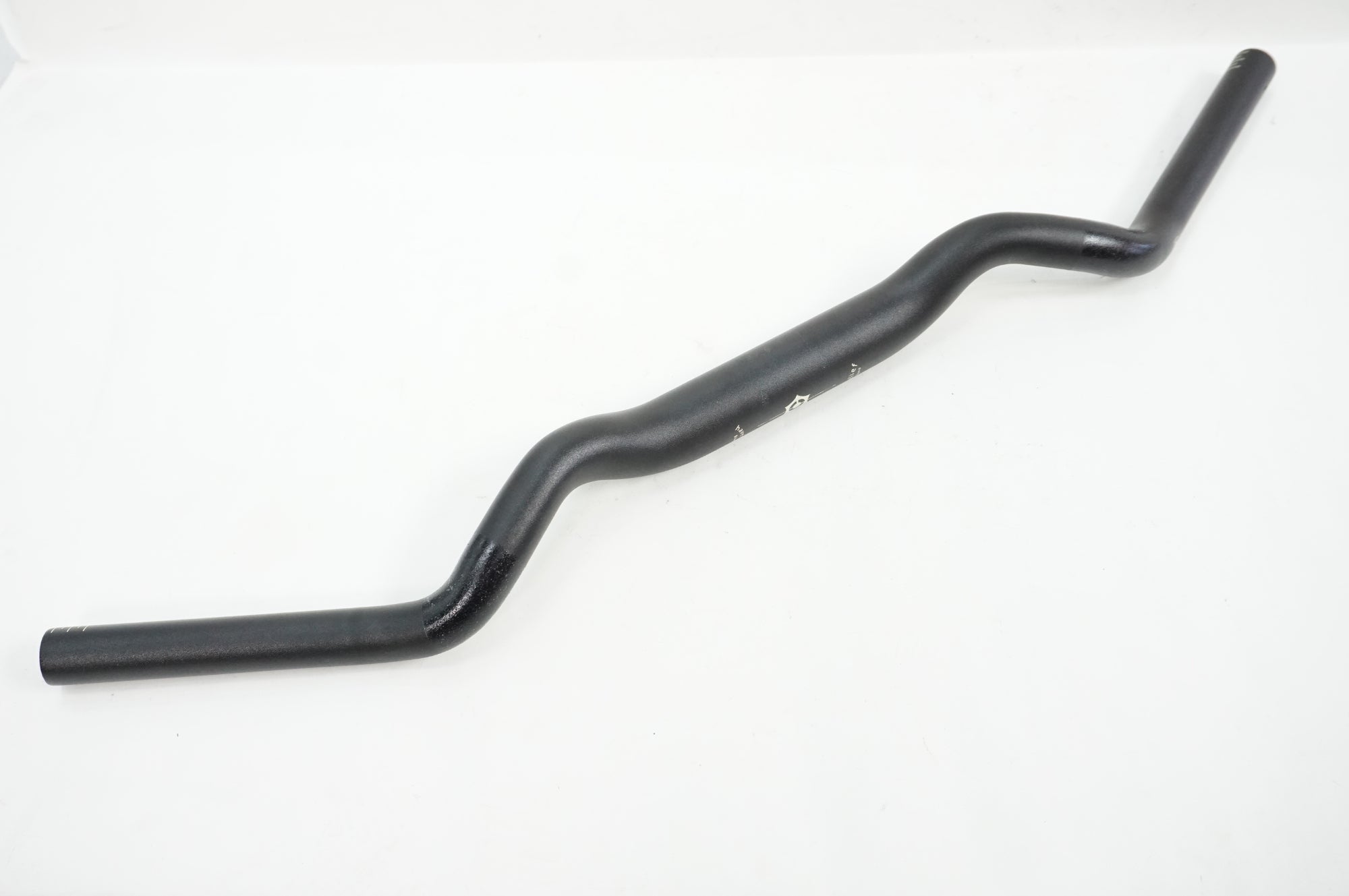 VENO 「ヴェノ」 リリーフバー 31.8 620mm / 川越店