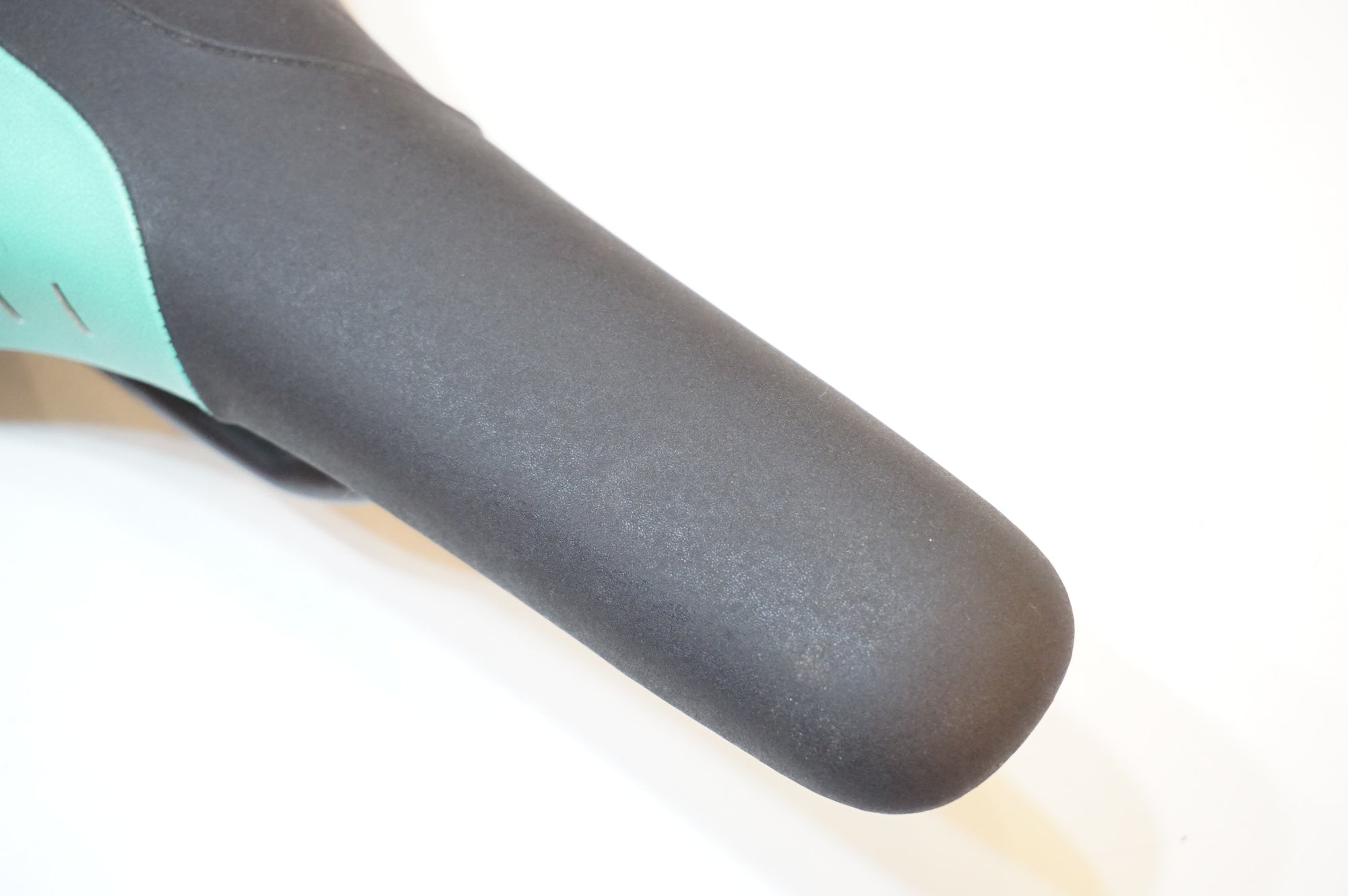 FIZIK 「フィジーク」 ANTARES R7 サドル / 浦和ベース