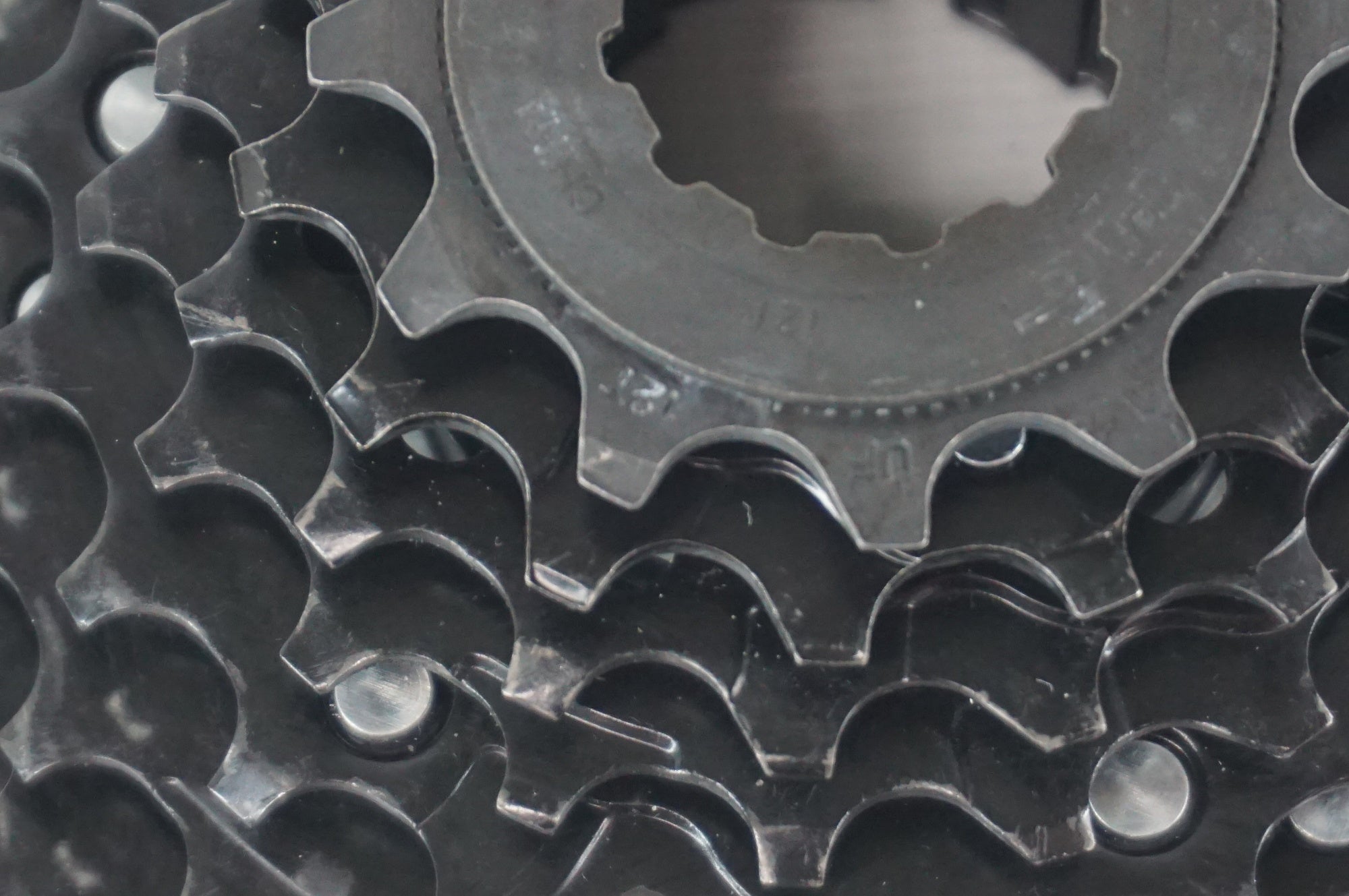 SHIMANO 「シマノ」 CS-HG200-8 12-32T スプロケット / 阪急塚口店