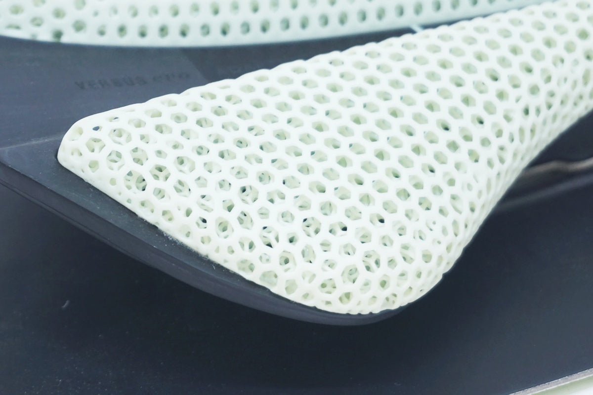 FIZIK 「フィジーク」 VERSUS EVO ADAPTIVE サドル / 大阪美原北インター店