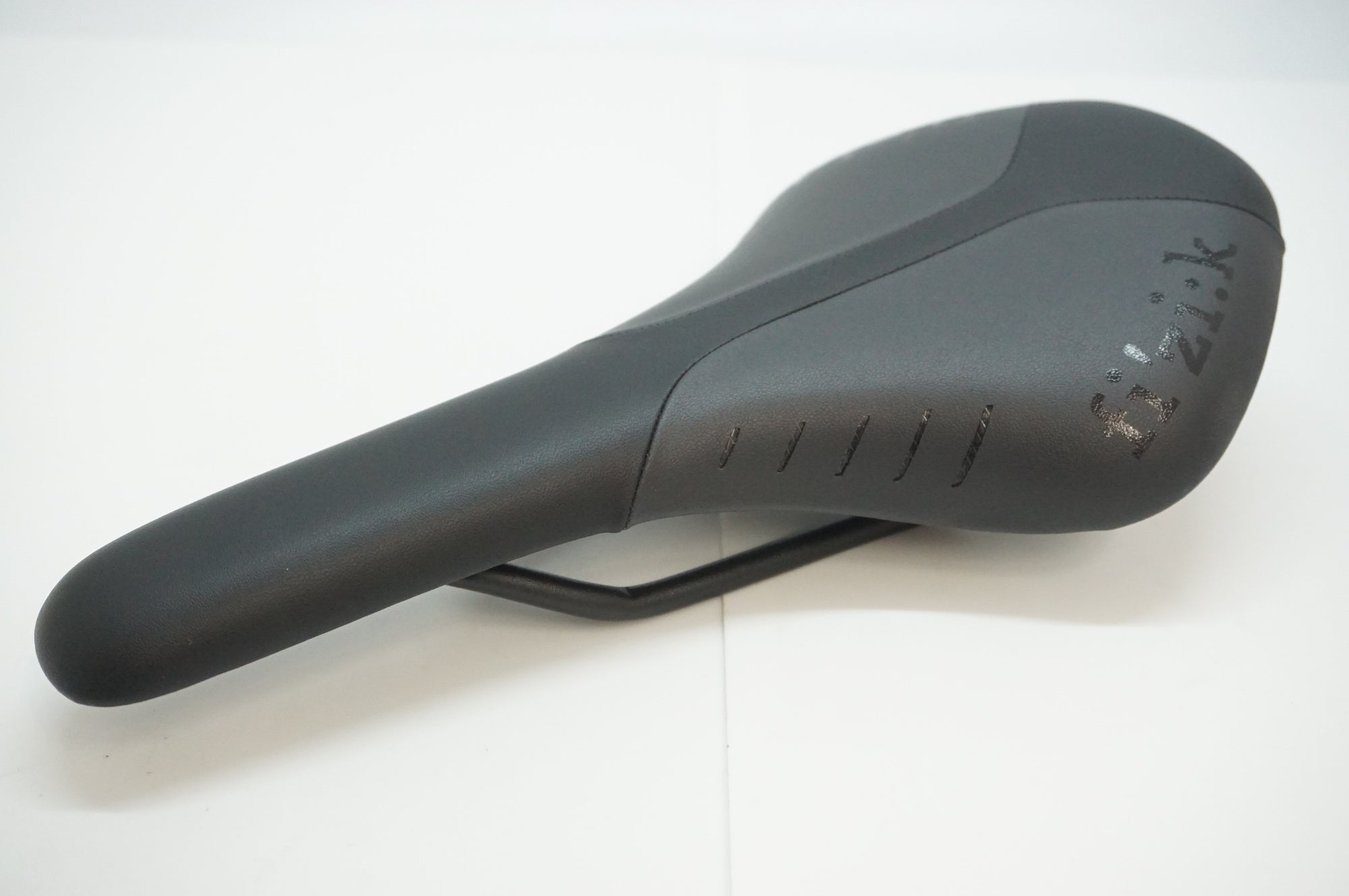 BLOG モデルチェンジでさらに快適に！新・定番サドル【Fizik