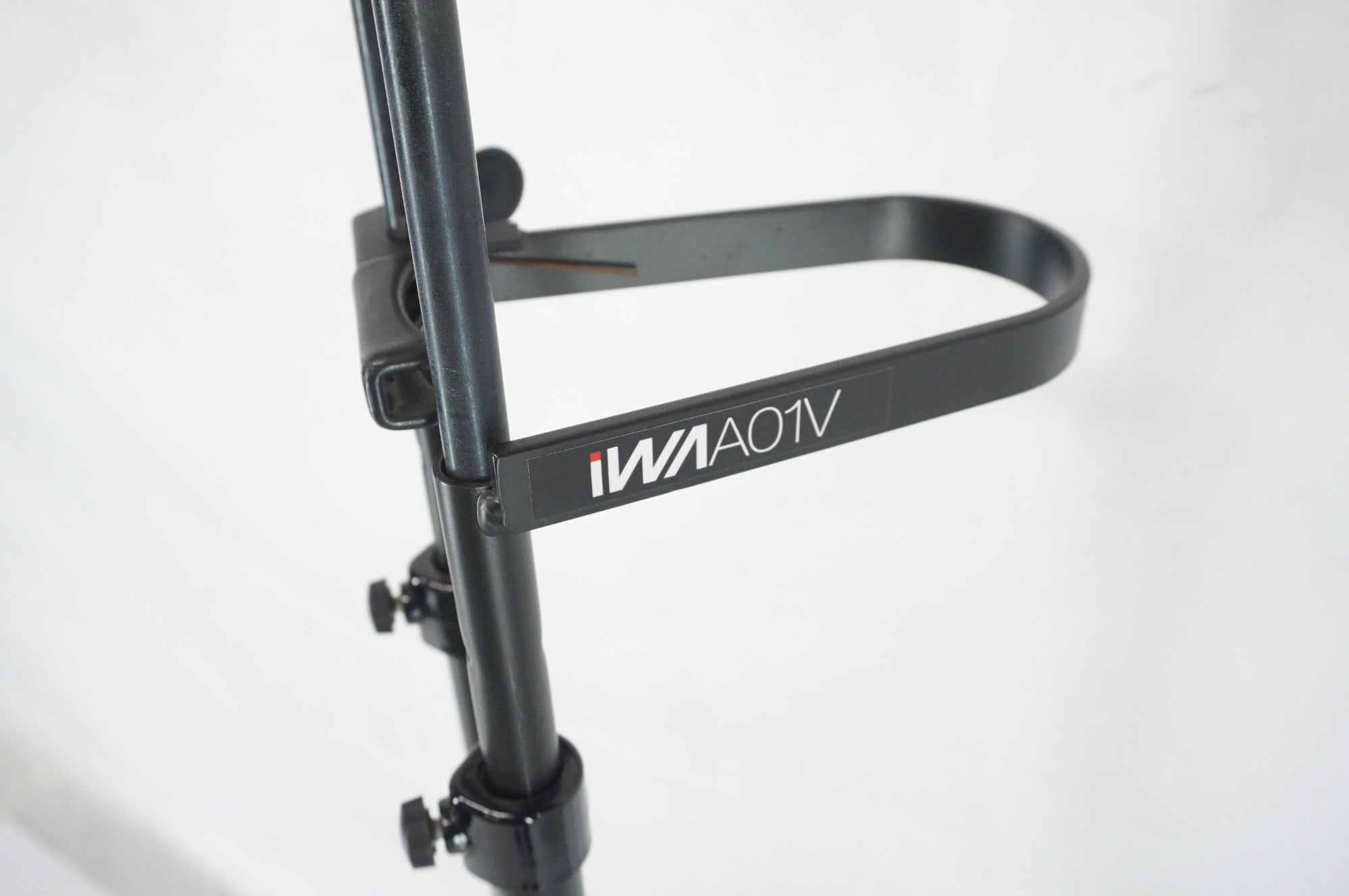 IWA 「イワ」 A01V バイクスタンド / 阪急塚口店