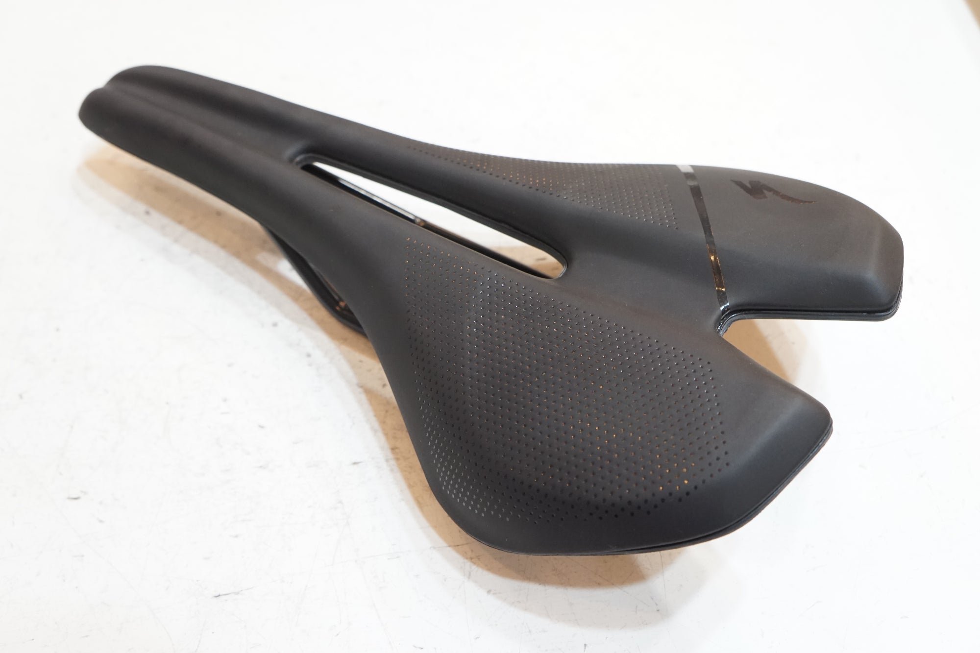 SPECIALIZED 「スペシャライズド」 TOUPÉ COMP GEL 143mm サドル / バイチャリ浦和ベース