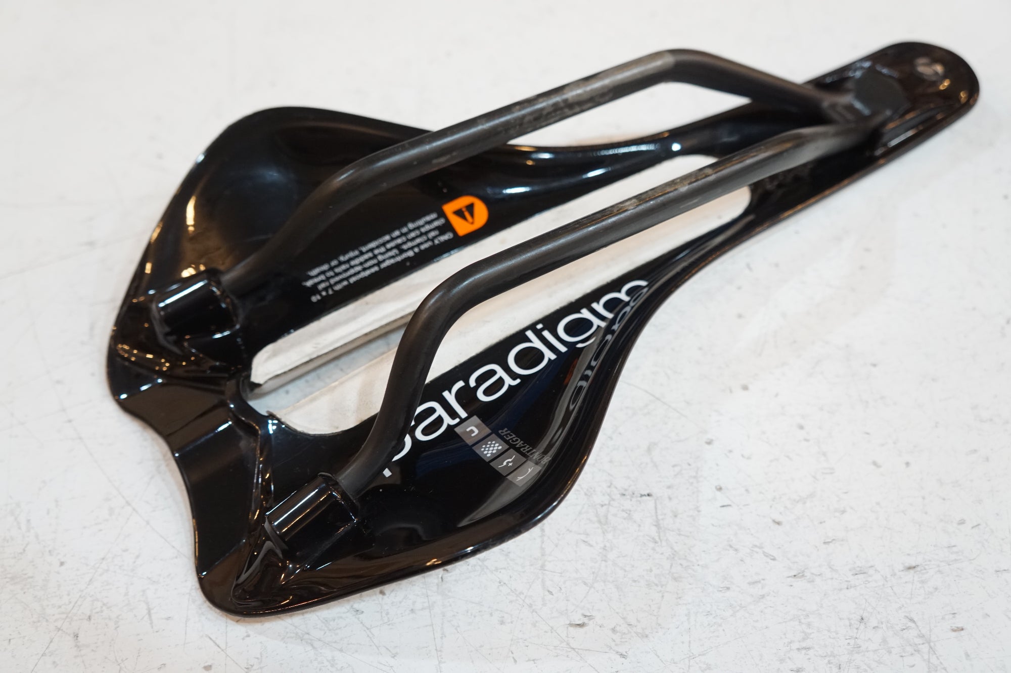 BONTRAGER 「ボントレガー」 PARADIGM XXX CARBON サドル / バイチャリ