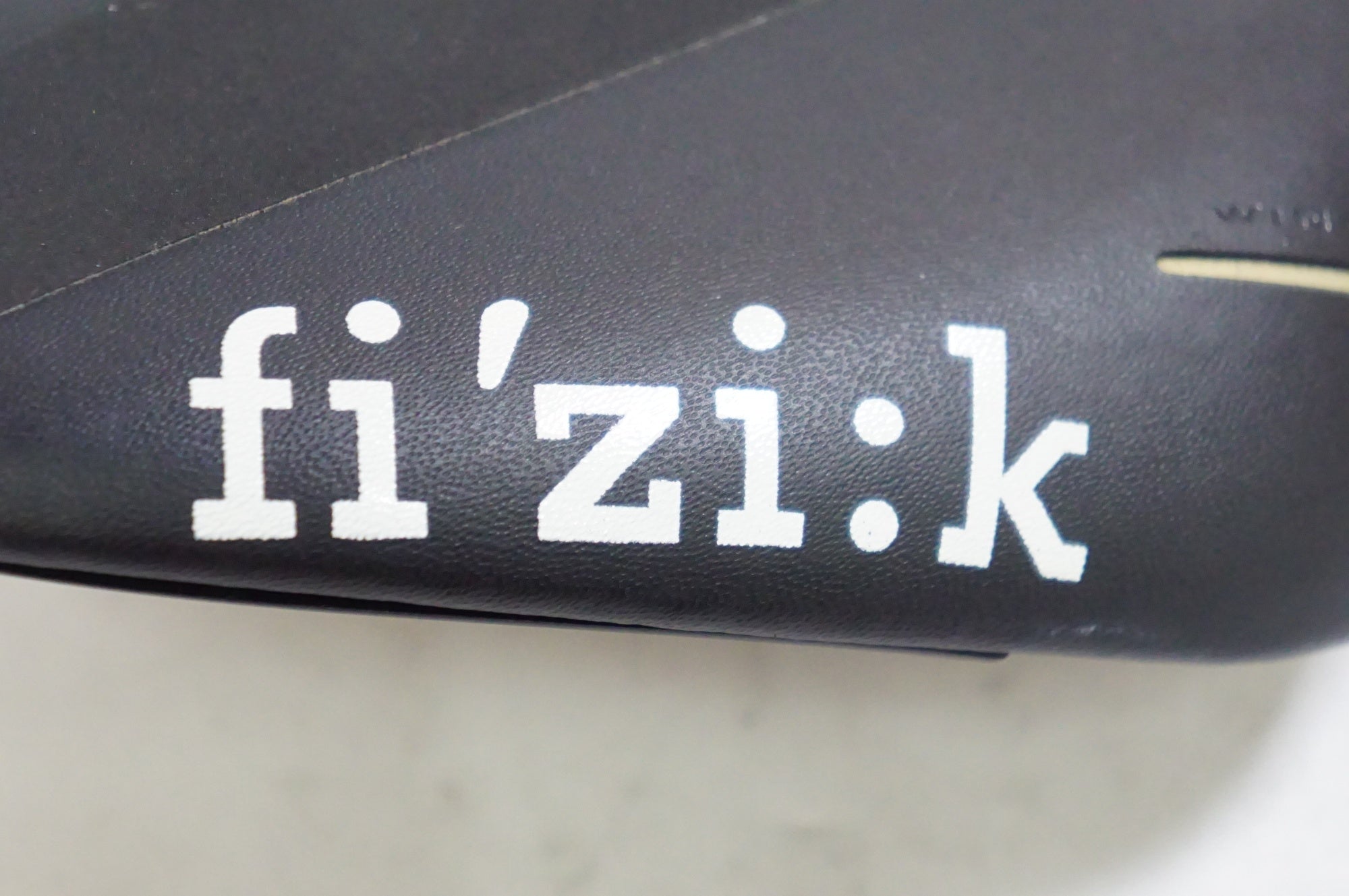 FIZIK 「フィジーク」 ARIONE R5 サドル / 熊谷本店