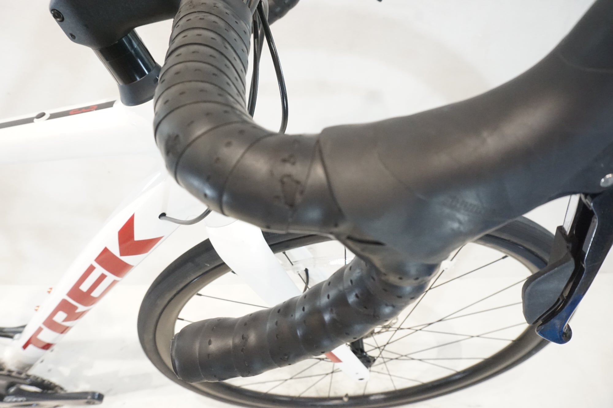 TREK 「トレック」 DOMANE AL3 DISC 2021年モデル ロードバイク