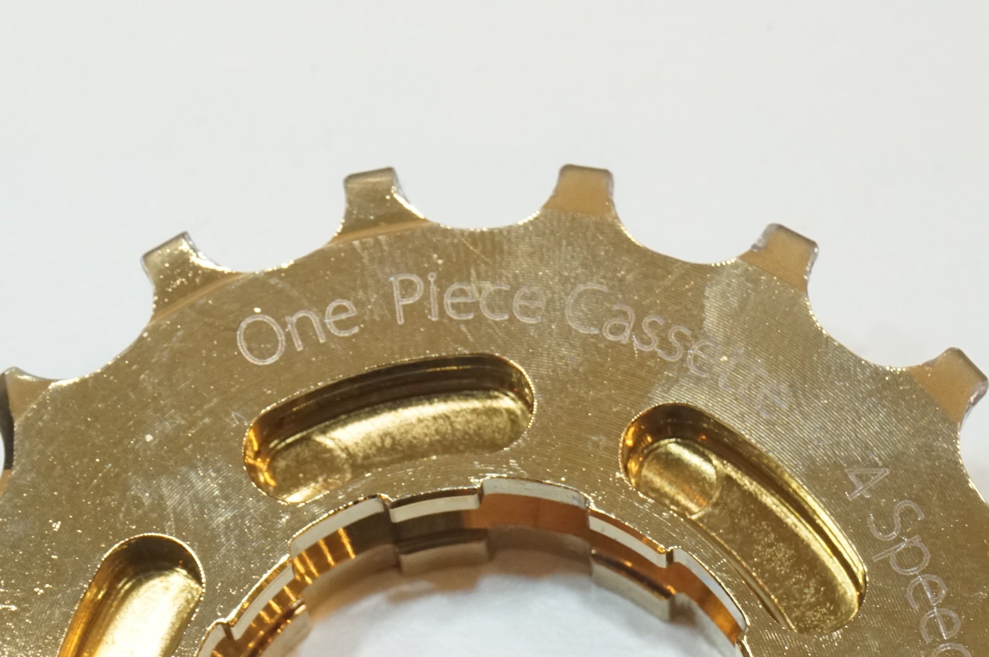 BROMPFICATION 「ブロンフィケーション」 ONE PIECE CASETTE 11-13-15-18T スプロケット / 浦和ベース