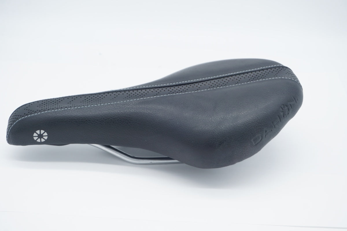 DAHON 「ダホン」 純正サドル / 滋賀大津店