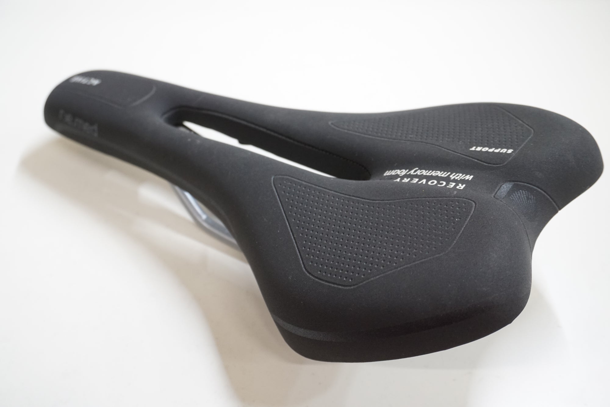 SELLE ROYAL 「セラ ロイヤル」 R.E.MED サドル / 大宮店