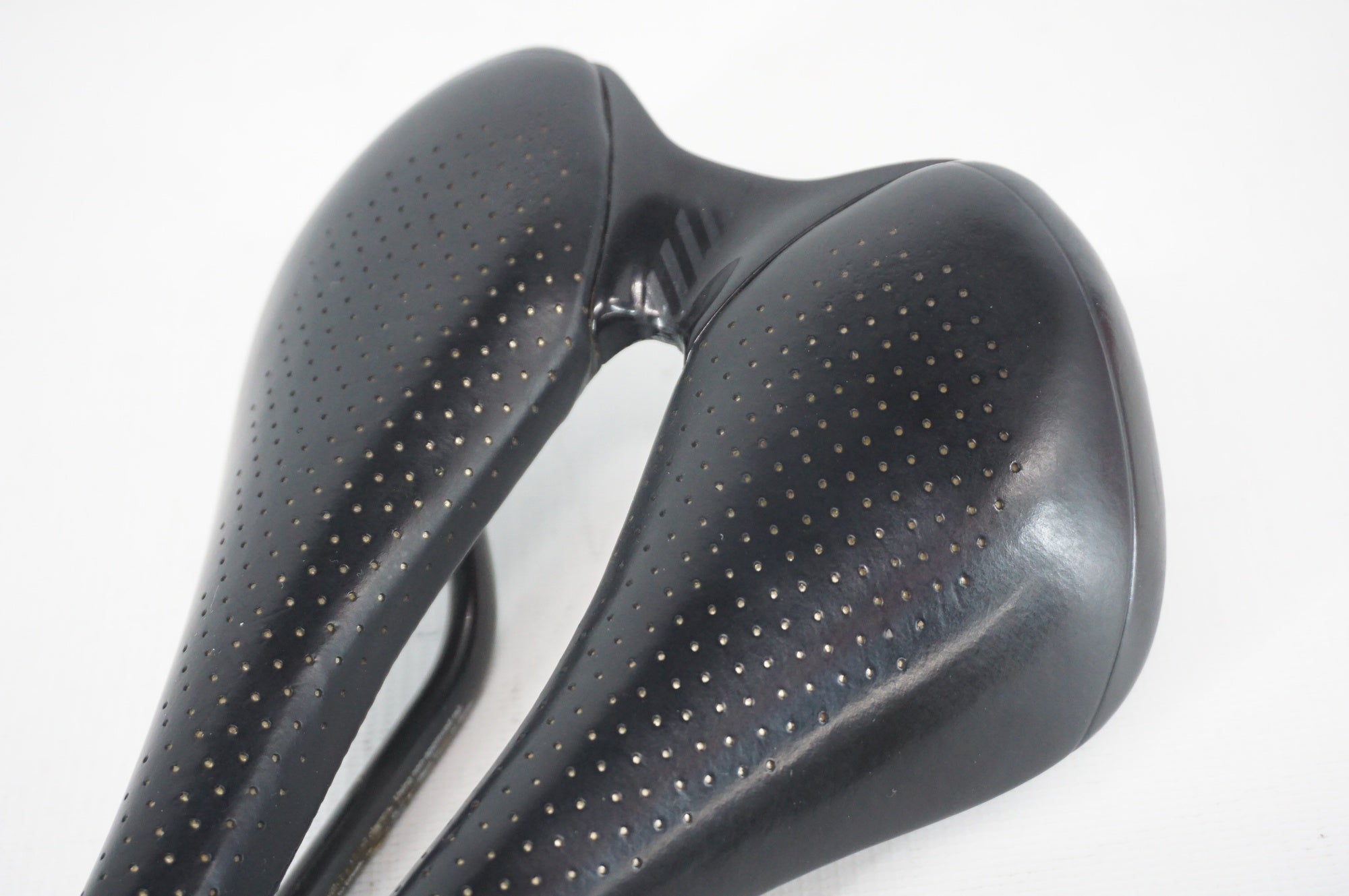 BONTRAGER 「ボントレガー」 AJNA PRO サドル / 阪急塚口店