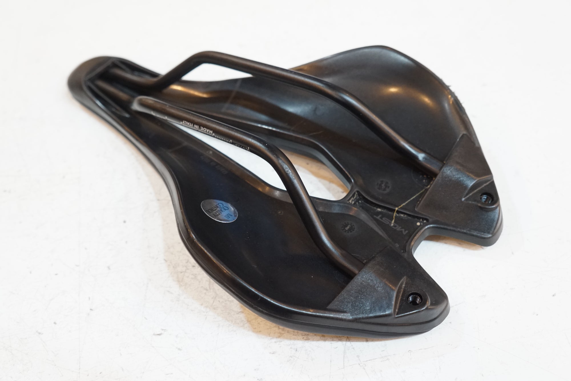 MOST 「モスト」 LYNX ULTRA 145mm サドル / バイチャリ浦和ベース