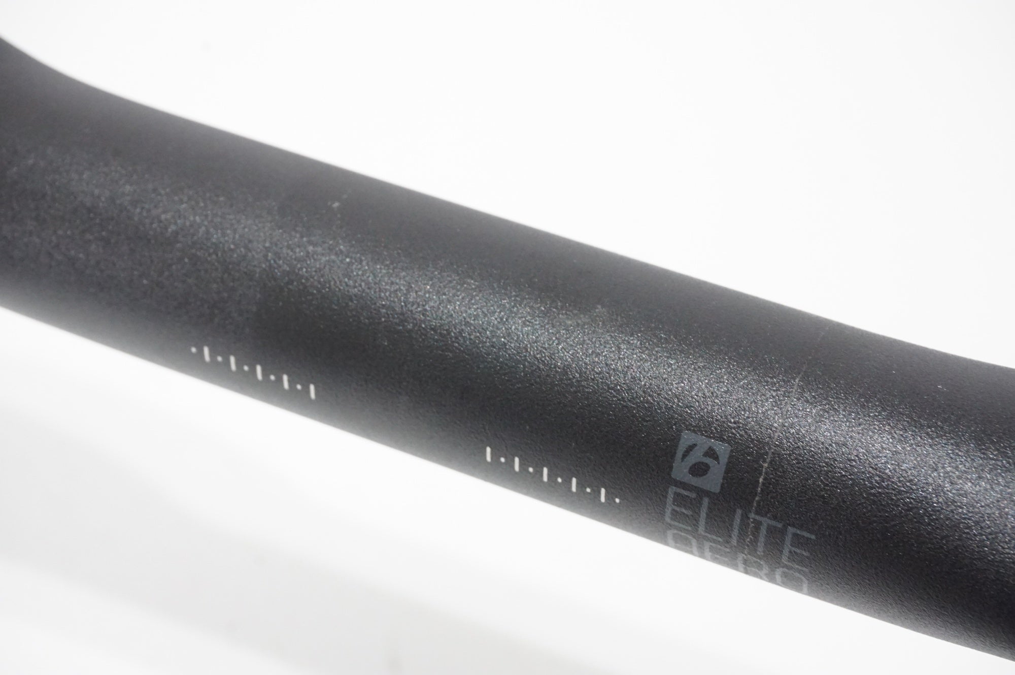 BONTRAGER 「ボントレガー」 ELITE AERO VR-CF φ31.8 40cm ハンドル / AKIBA店