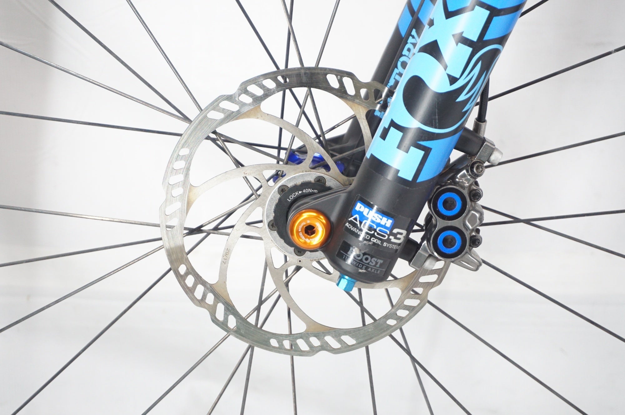 ジャンク PIVOT 「ピボット」 MACH 5.5 CARBON 2018年モデル マウンテンバイク / 阪急塚口店