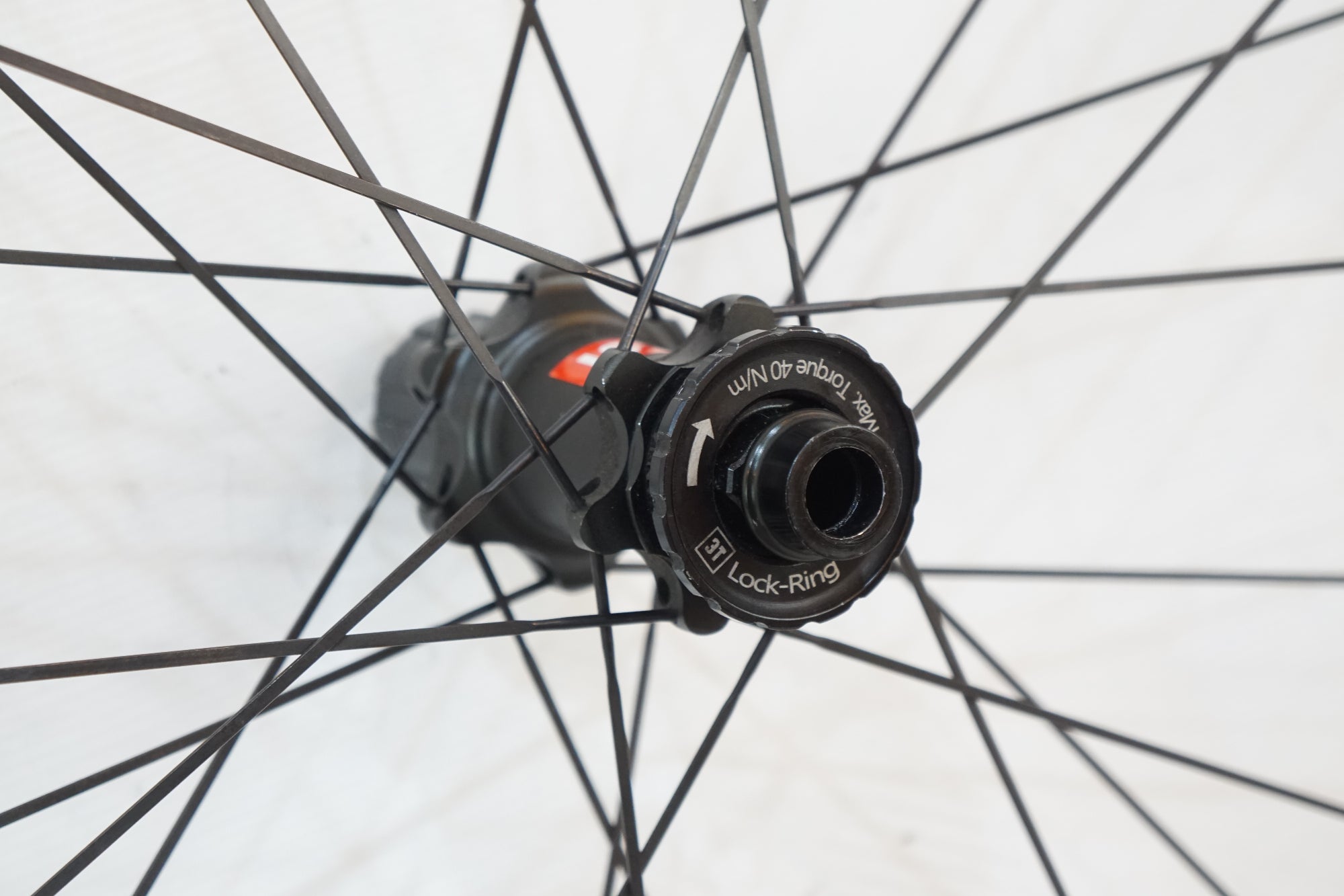 3T 「スリーティー」 DISCUS C35 TEAM STEALTH シマノ11速 ホイールセット / バイチャリ浦和ベース