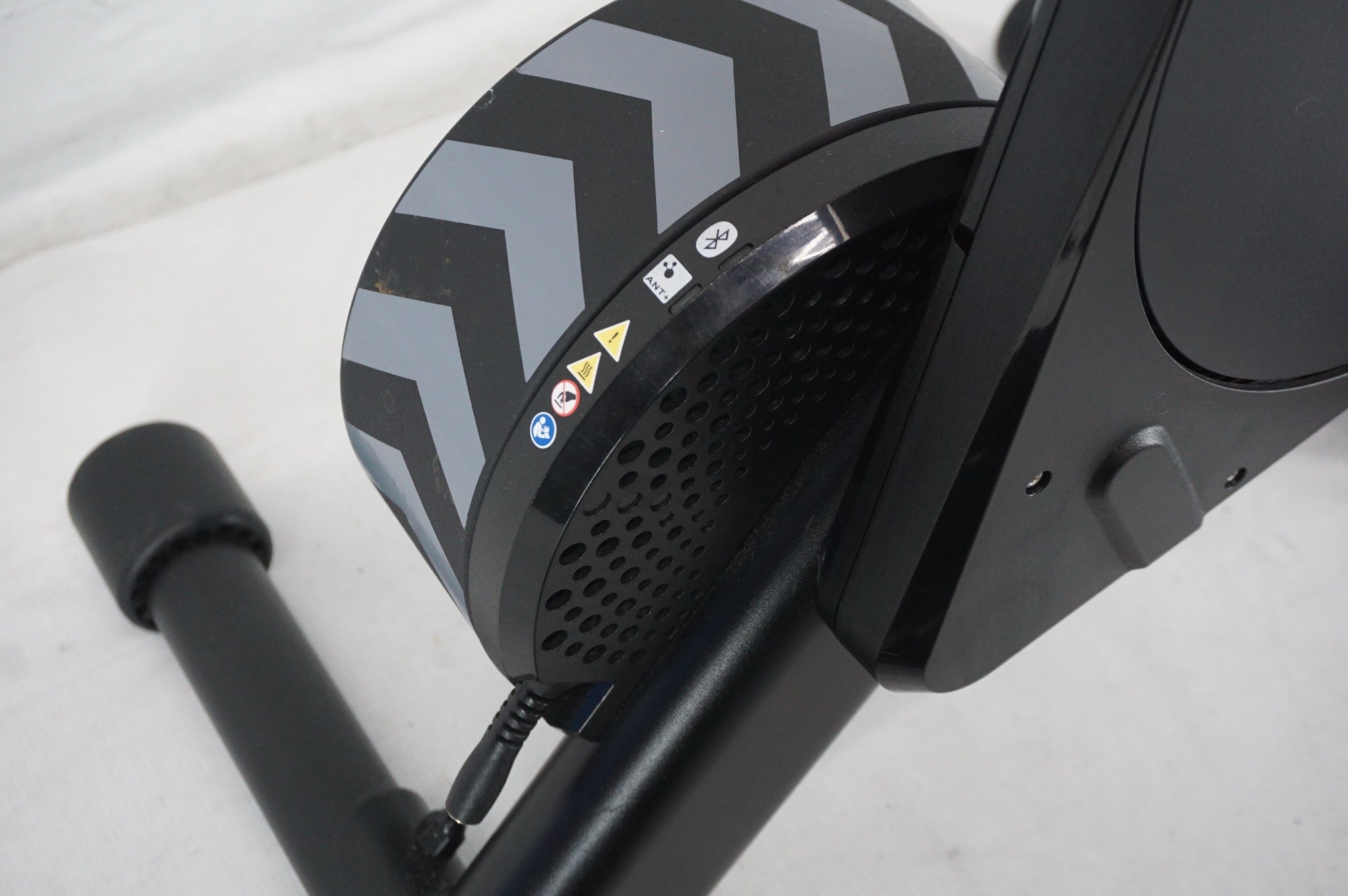 WAHOO 「ワフー」 KICKR CORE WF123 スマートトレーナー / 阪急塚口店