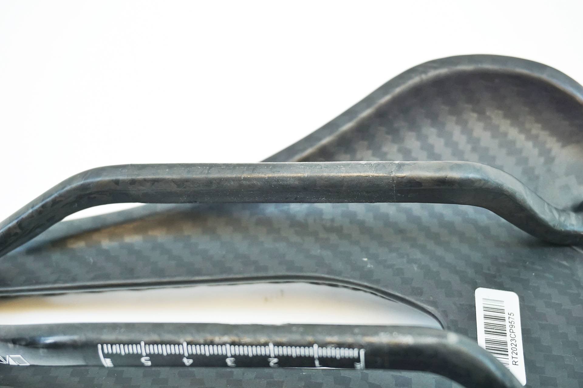 RYET 「リーエト」 3D HONEY COMB サドル / 有明ガーデン店