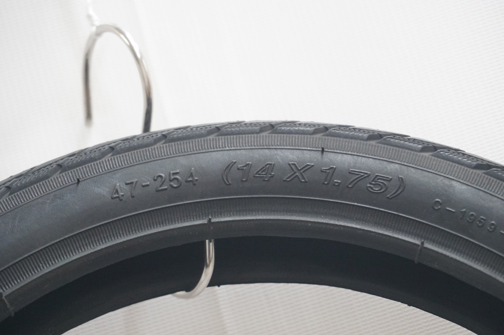 CST 「シーエスティー」 14×1.75 タイヤセット / 福岡店