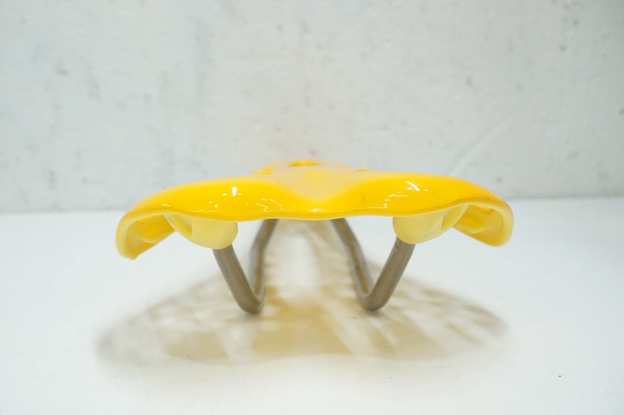 EVEDIO 「エヴァディオ」 AIR-FIT CR-MO 171g サドル / 大宮店