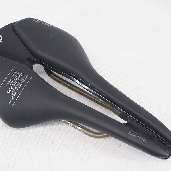 【新品未使用】Prologo NAGO R4 PAS ロードサドル PROLOGO 「プロロゴ」 NAGO R4 PAS サドル / 阪急塚口店 ｜ バイチャリ