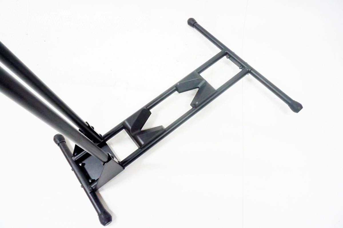 IWA 「イワ」 A01V SPECIAL ディスプレイスタンド / 名古屋大須店