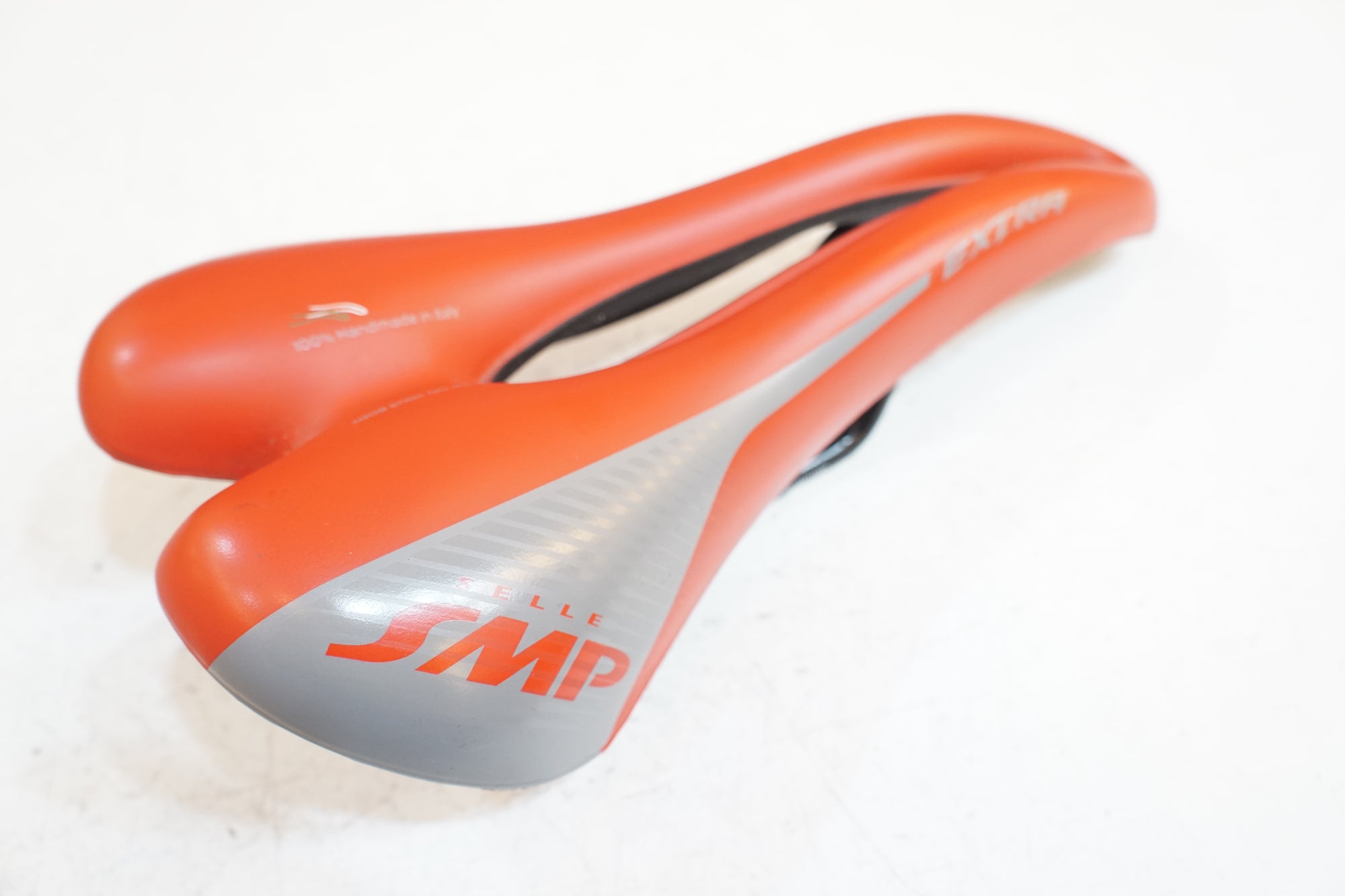 SELLE SMP 「セラ エスエムピー」 EXTRA サドル / バイチャリ浦和ベース