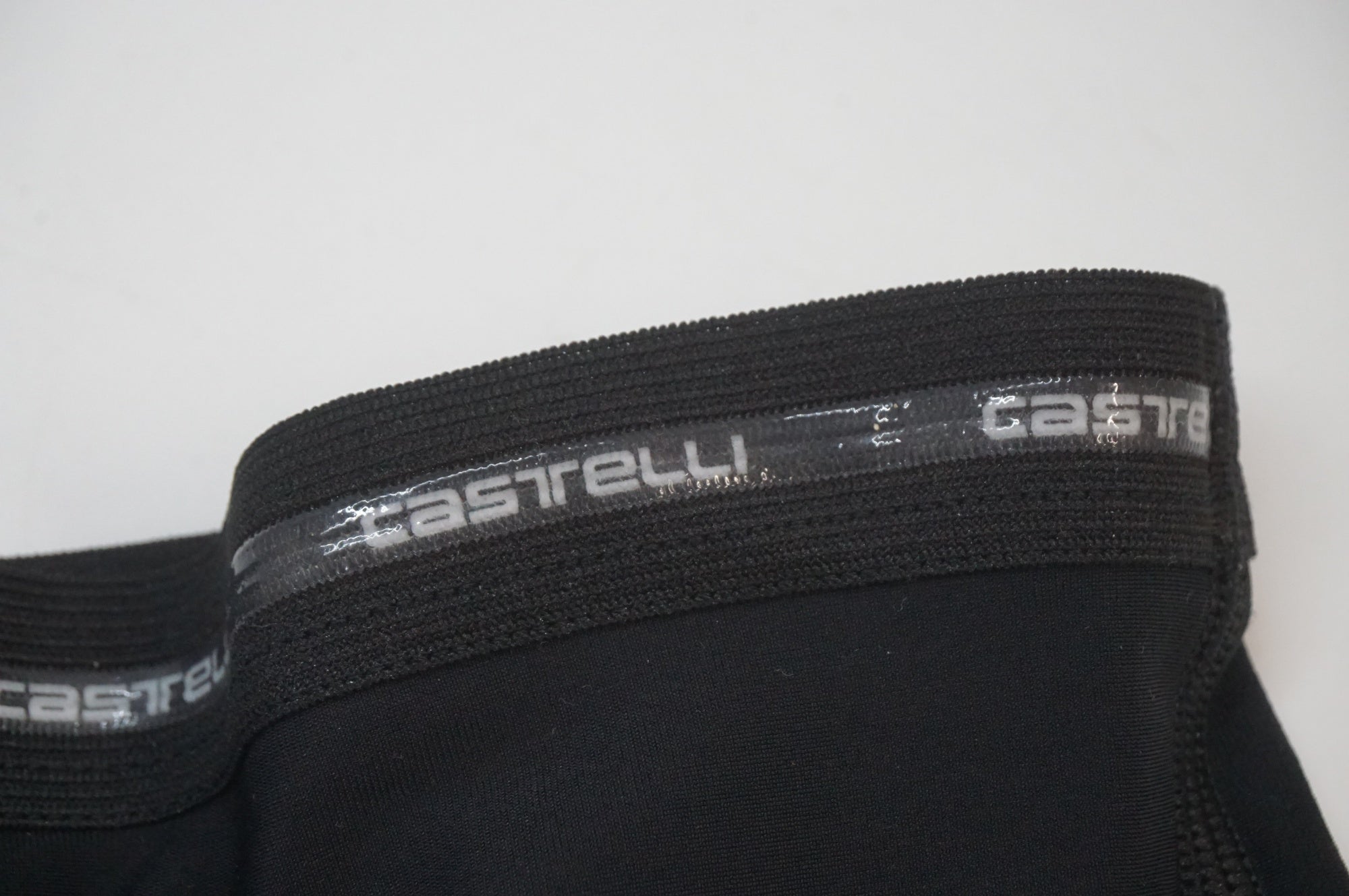 CASTELLI 「カステリ」 Mサイズ レッグカバー / 福岡店